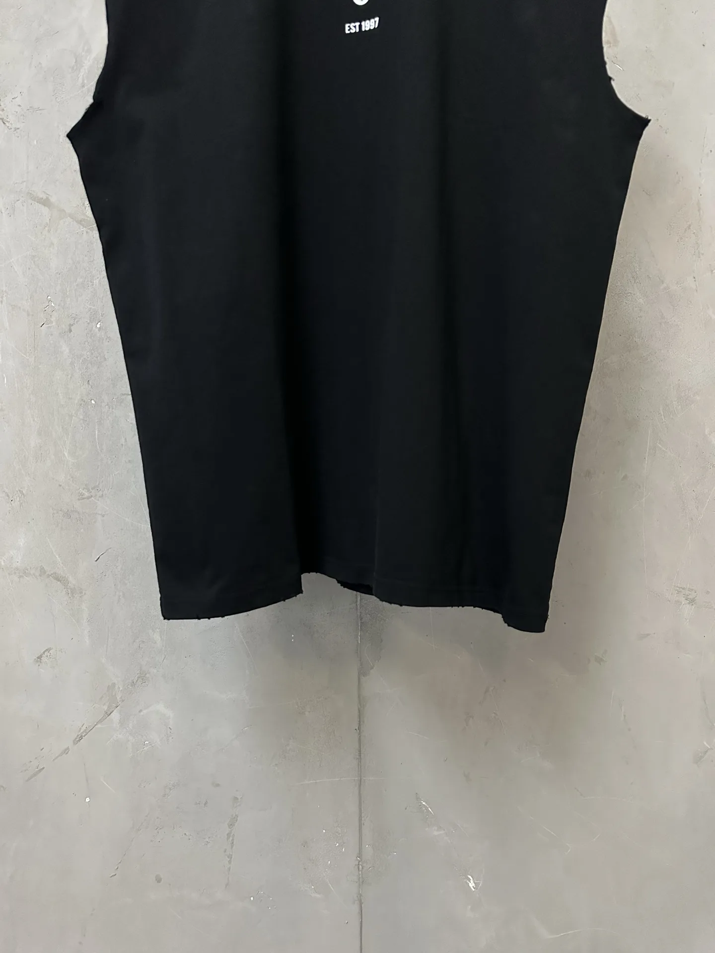 MM6 Logo Print Sleeveless T-Shirt D16011593 — view 4