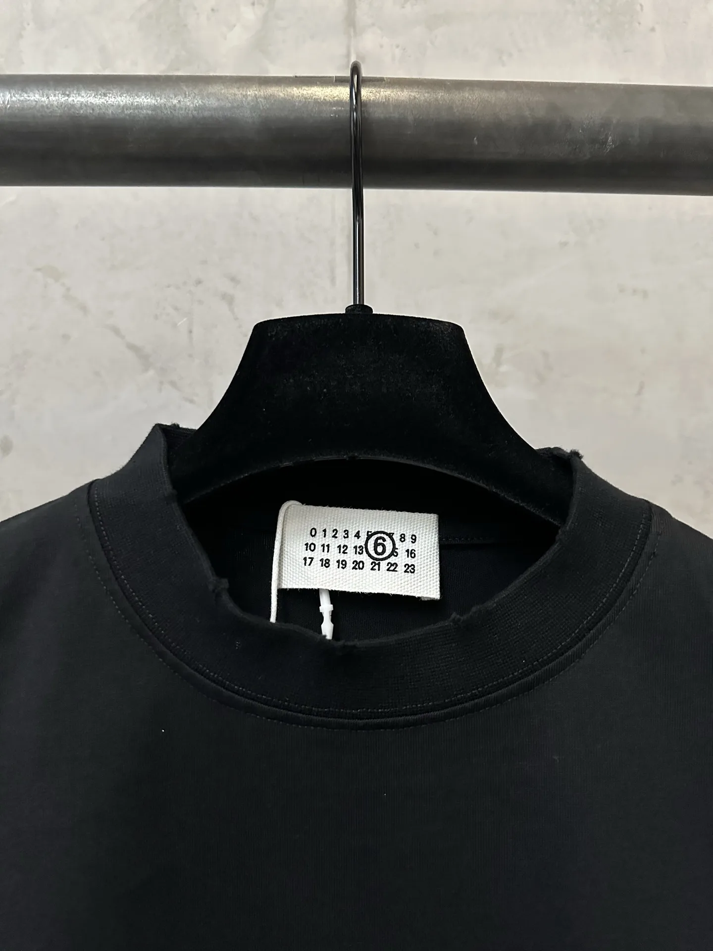 MM6 Logo Print Sleeveless T-Shirt D16011593 — view 5
