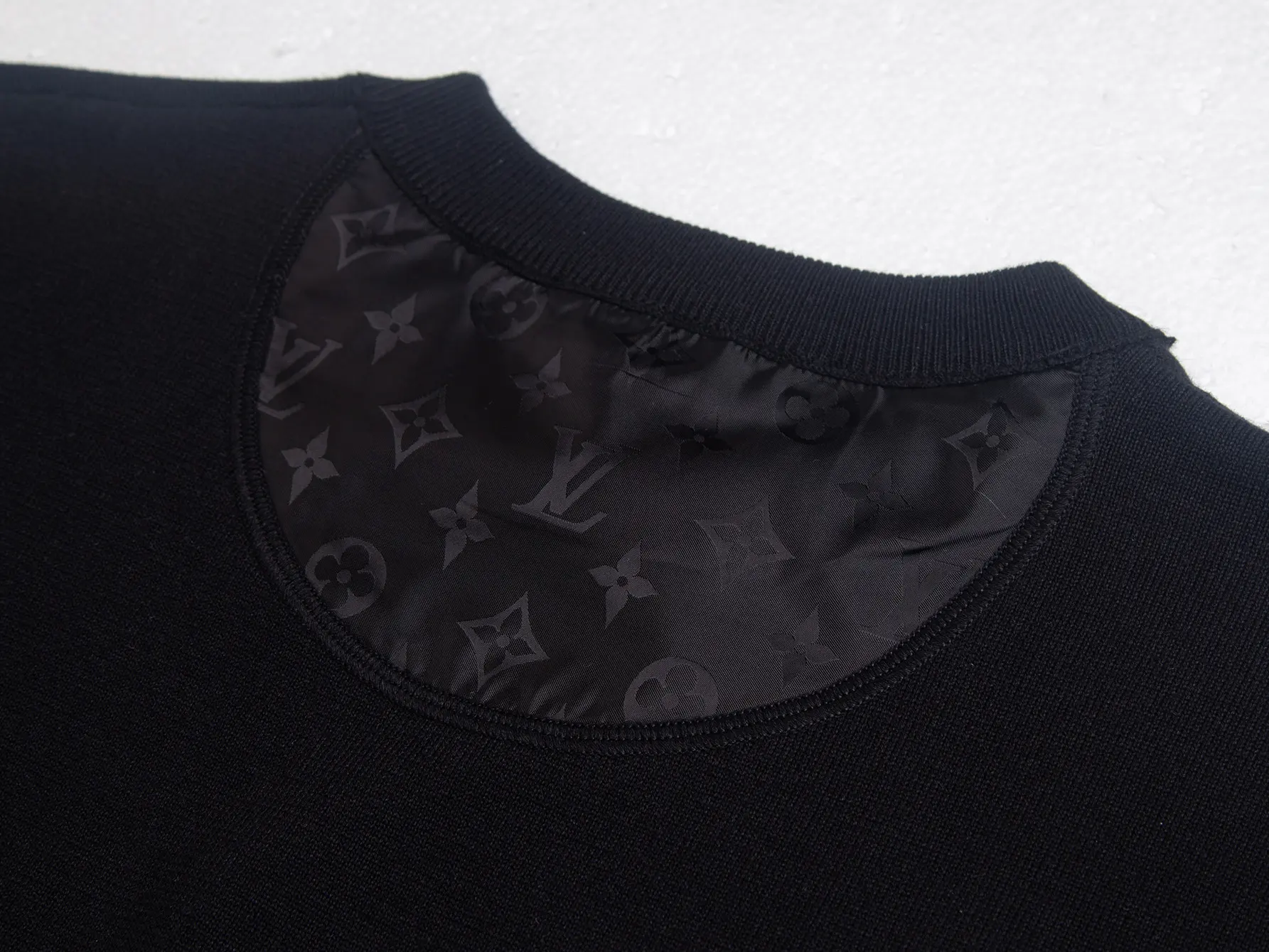 Logo-Jacquard Wool Short-Sleeve Knit Sweater D16016259 — view 3