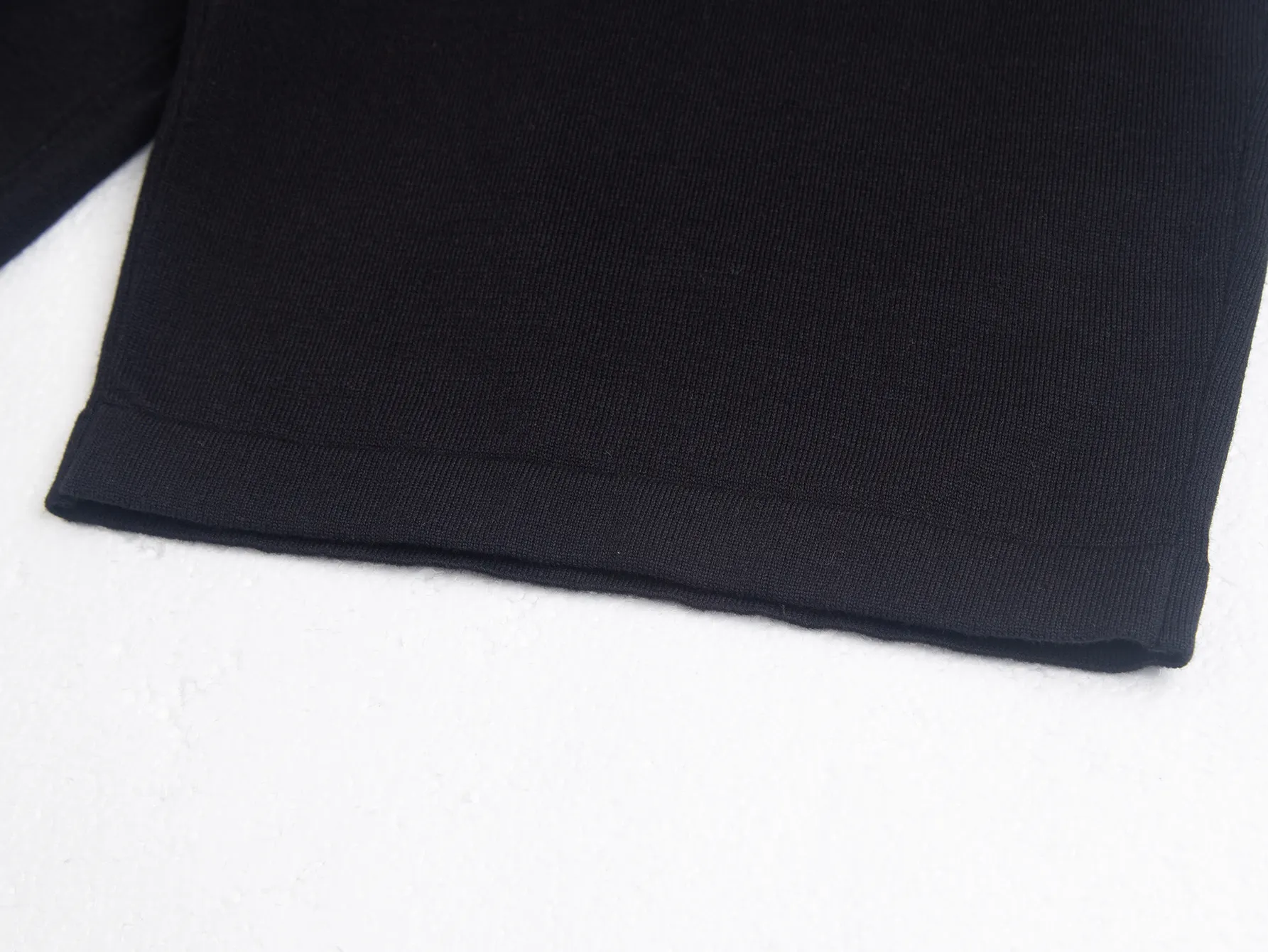 Logo-Jacquard Wool Short-Sleeve Knit Sweater D16016259 — view 9