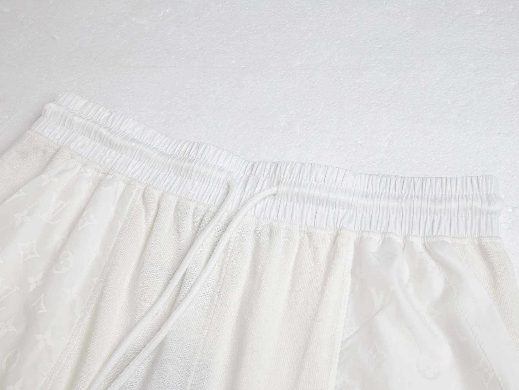 Logo Jacquard Wool Knit Shorts D16016256 — view 3