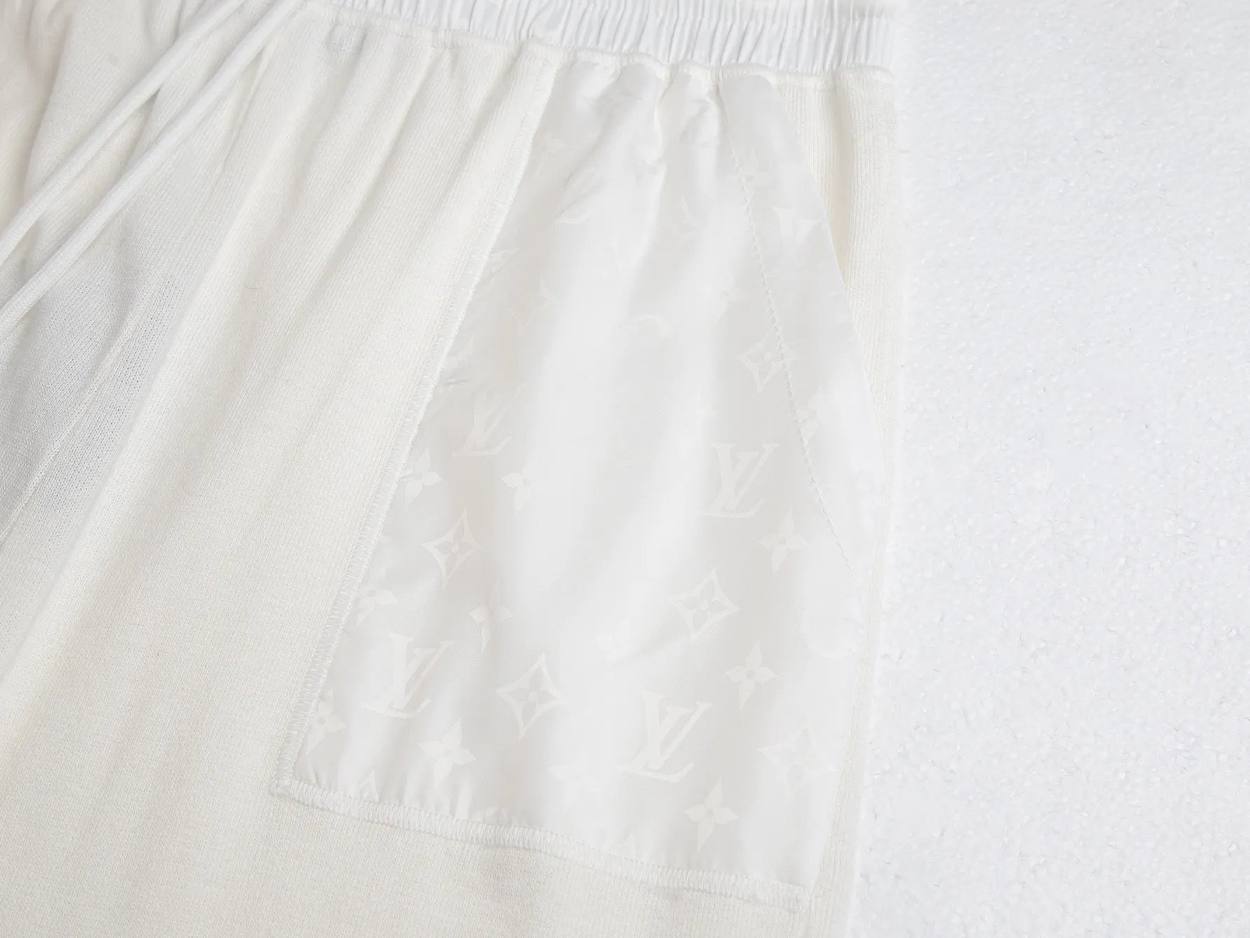 Logo Jacquard Wool Knit Shorts D16016256 — view 4