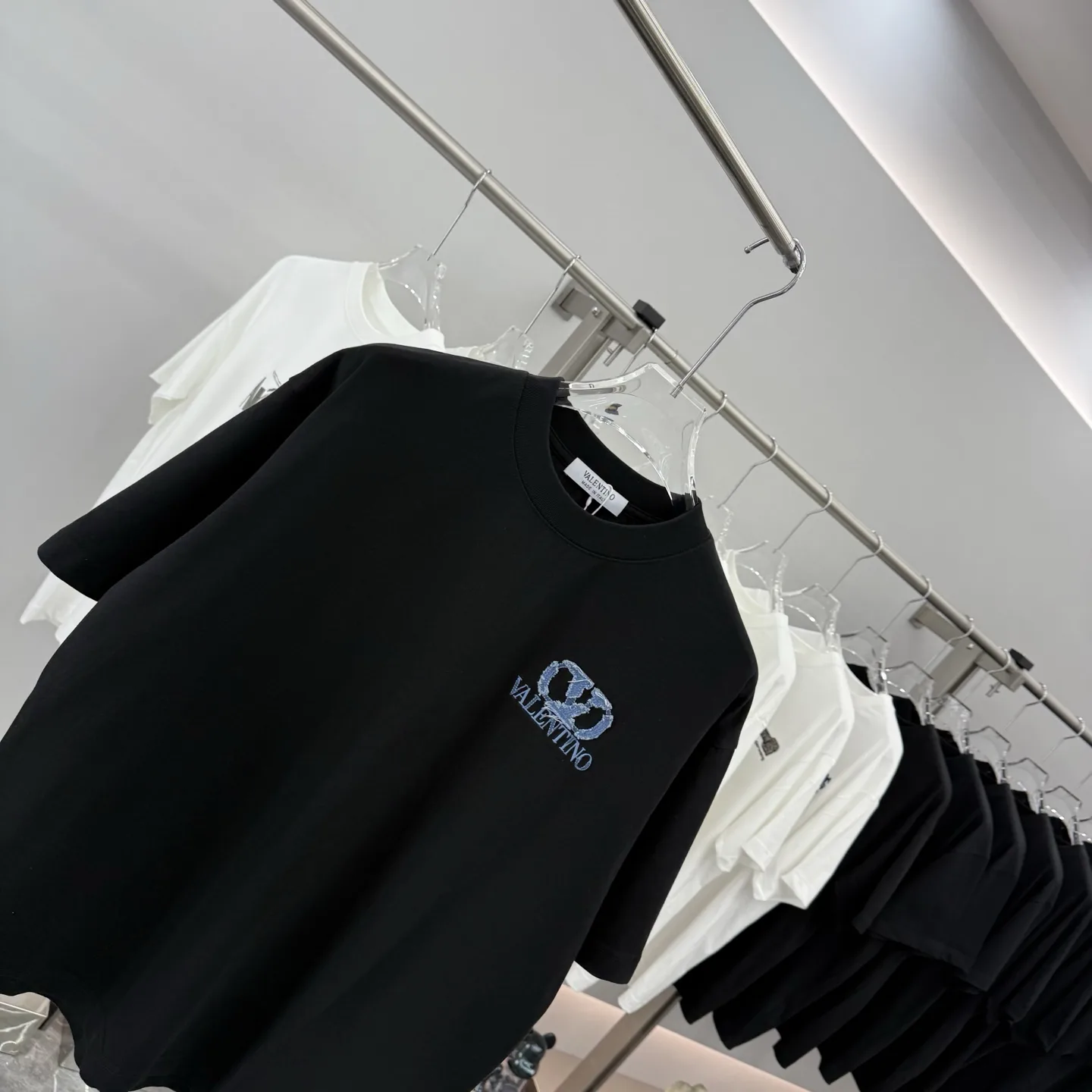Logo Patch Embroidered Cotton T-Shirt D16514286 — view 3