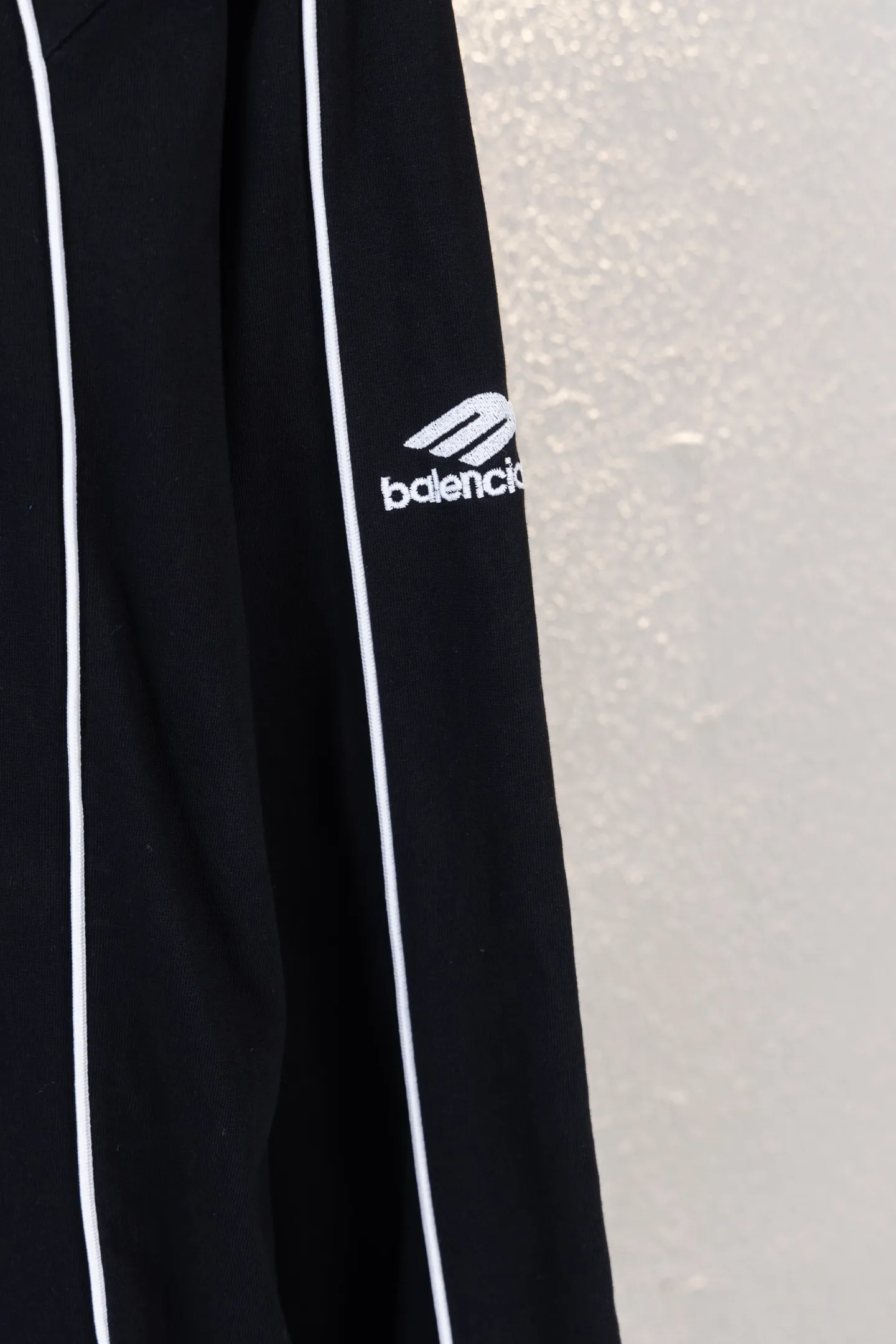 Embroidered Logo Long-Sleeve Jersey D16512665 — view 8