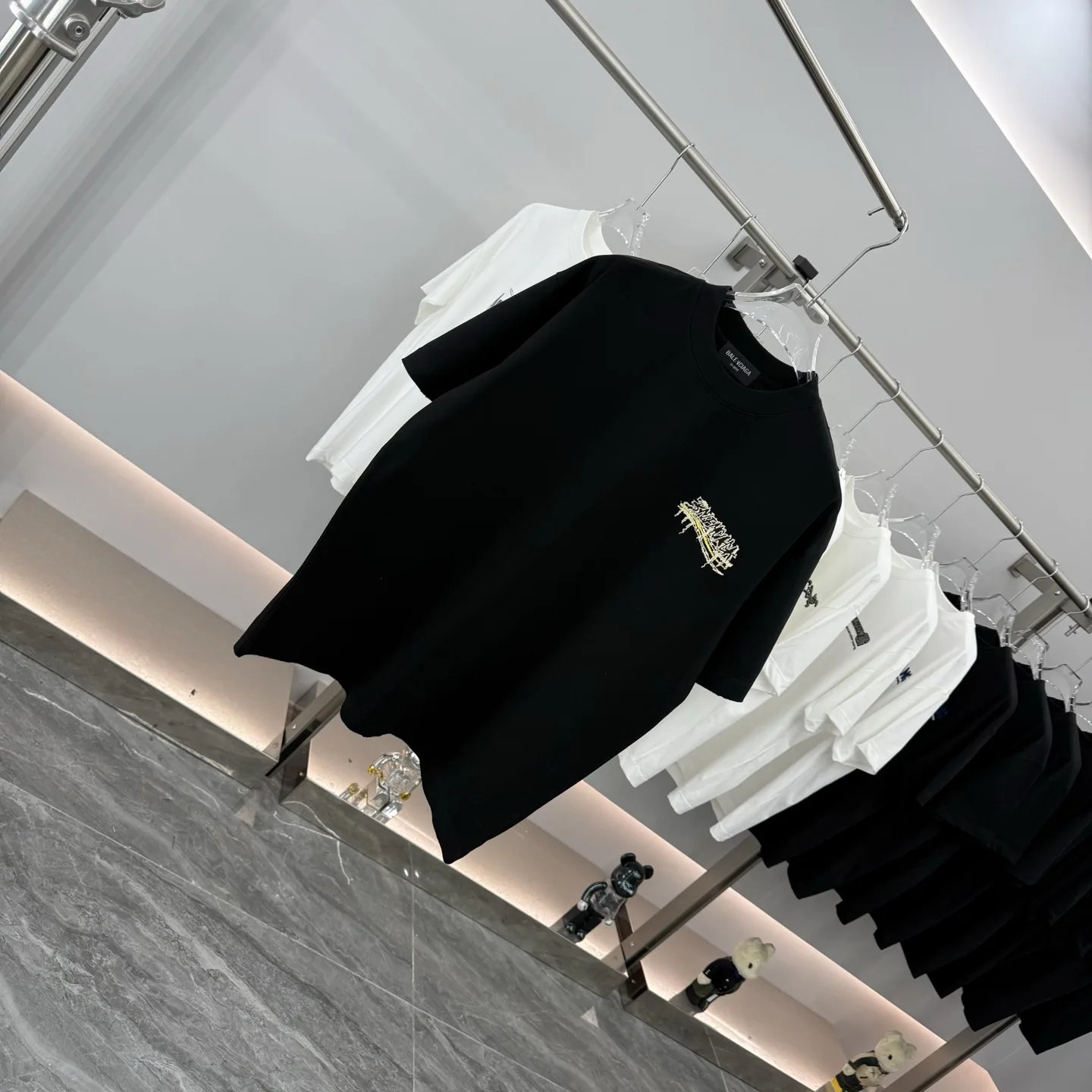 Embroidered Logo Oversized T-Shirt D16514304 — view 2