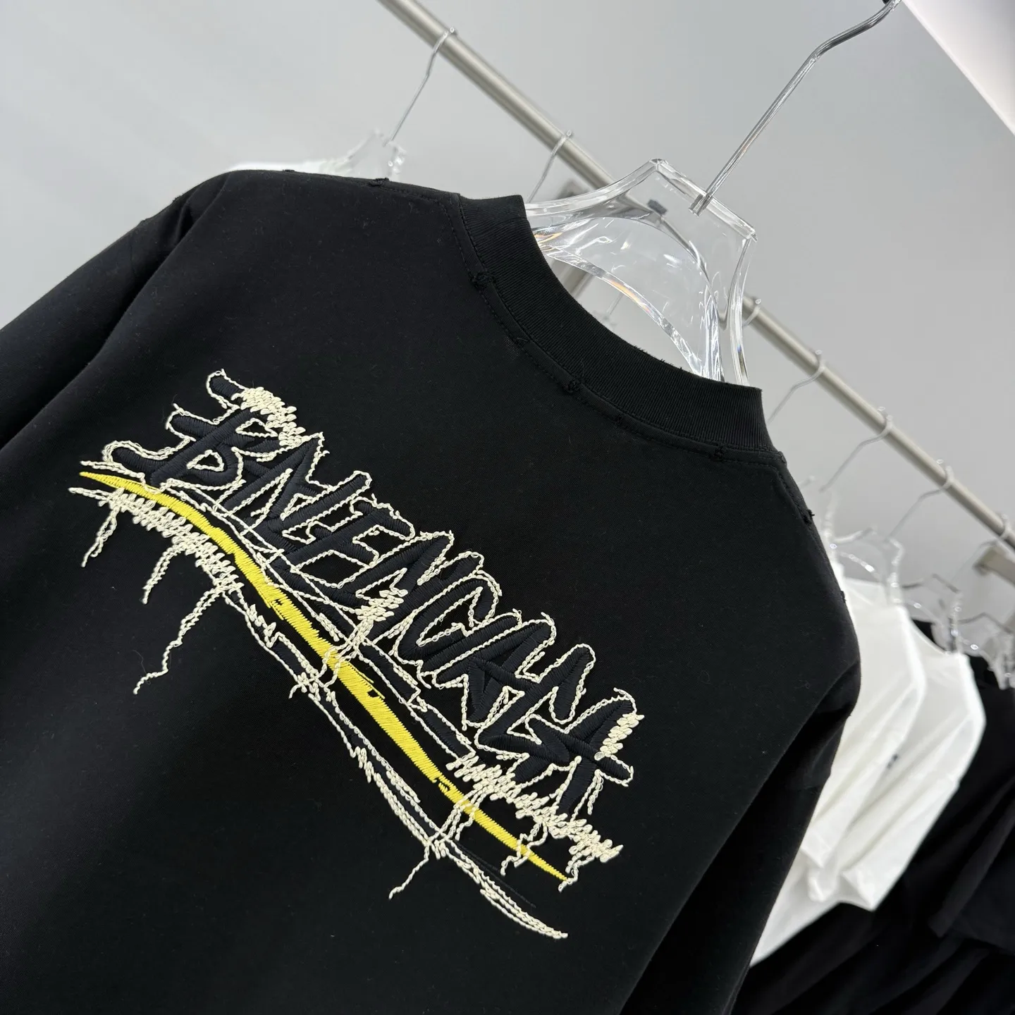 Embroidered Logo Oversized T-Shirt D16514304 — view 8