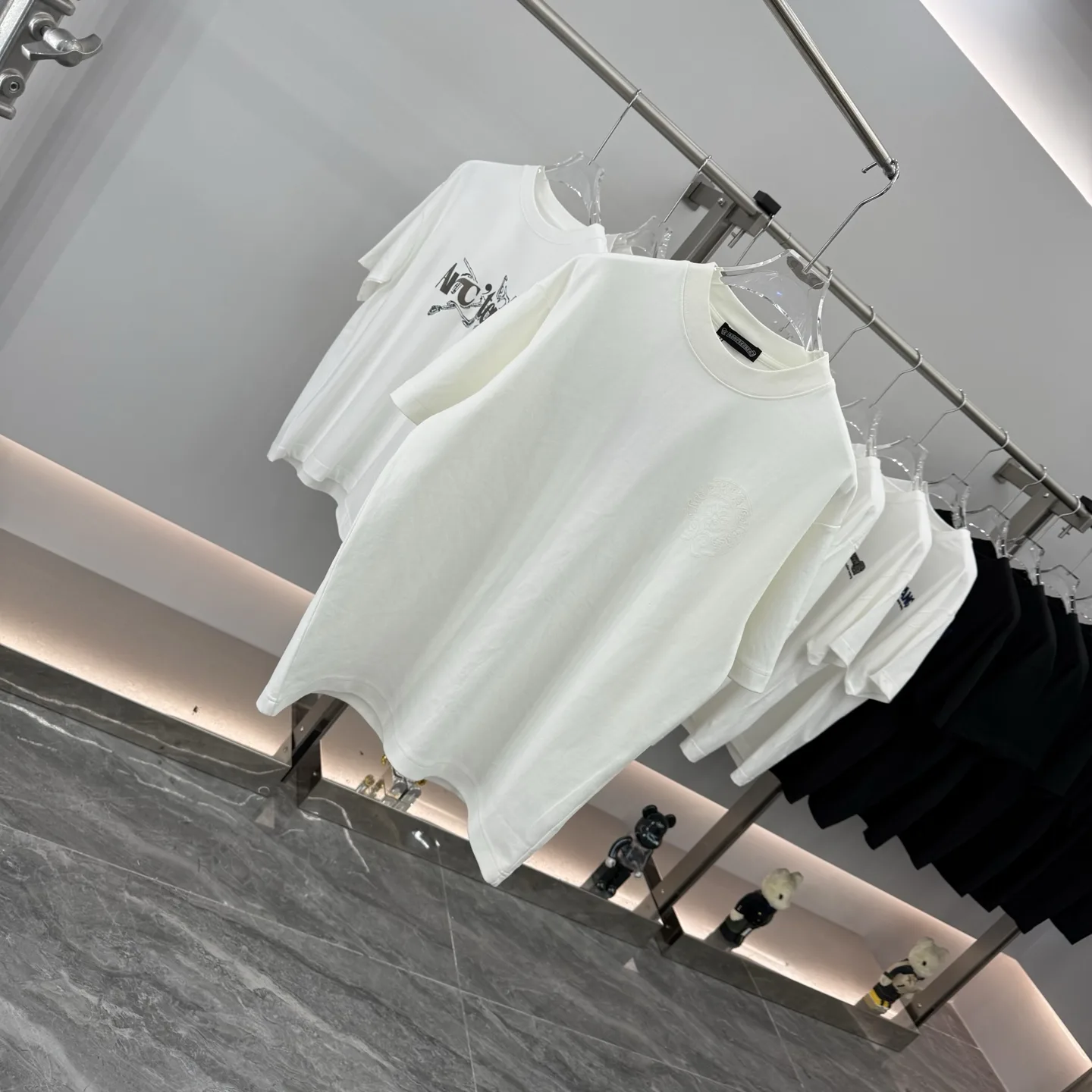 Laser-Cut Logo Crew-Neck T-Shirt D16514256 — view 2