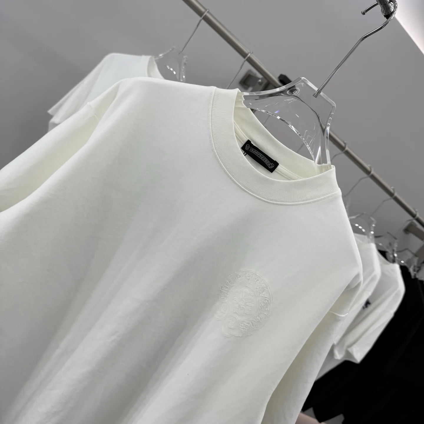 Laser-Cut Logo Crew-Neck T-Shirt D16514256 — view 3