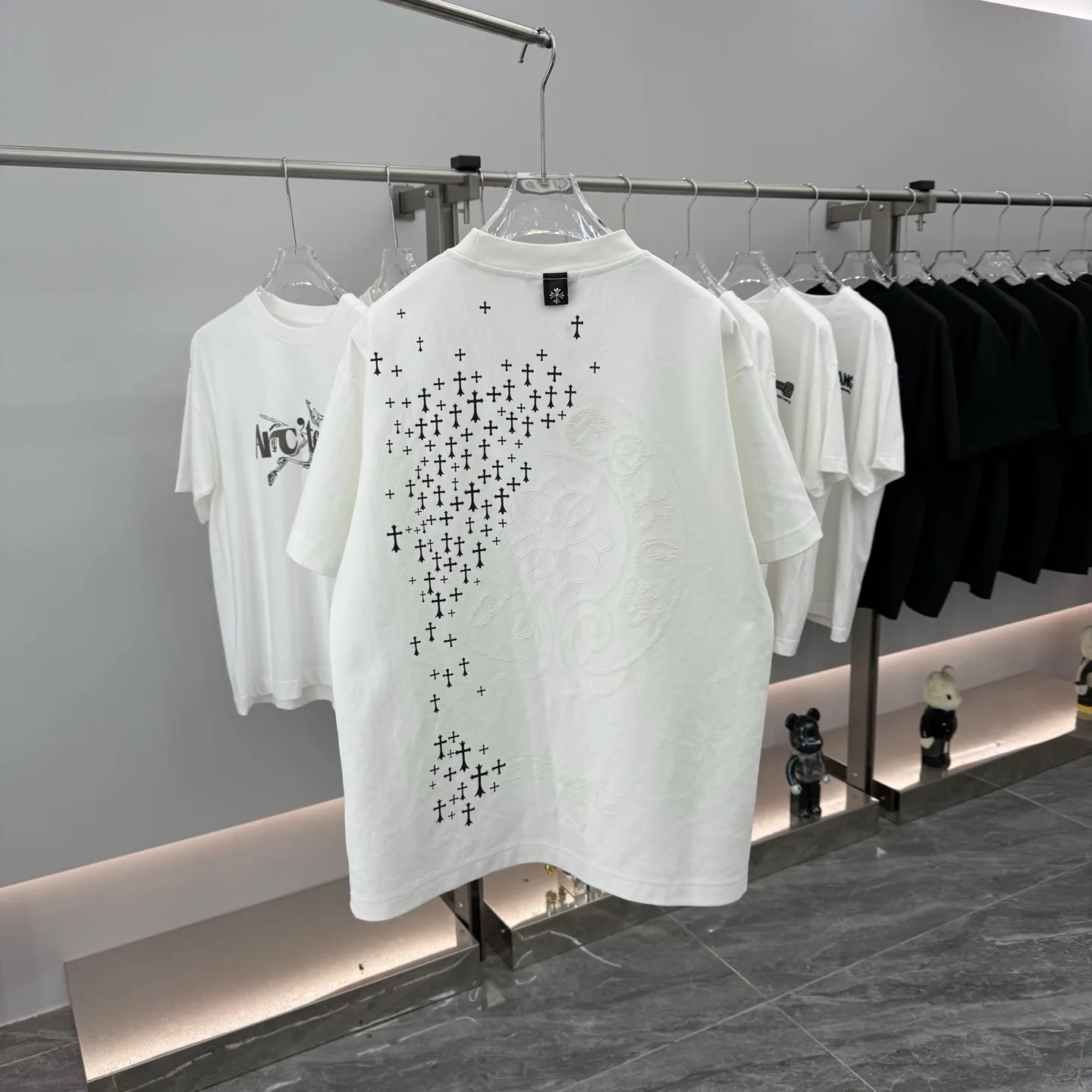 Laser-Cut Logo Crew-Neck T-Shirt D16514256 — view 7