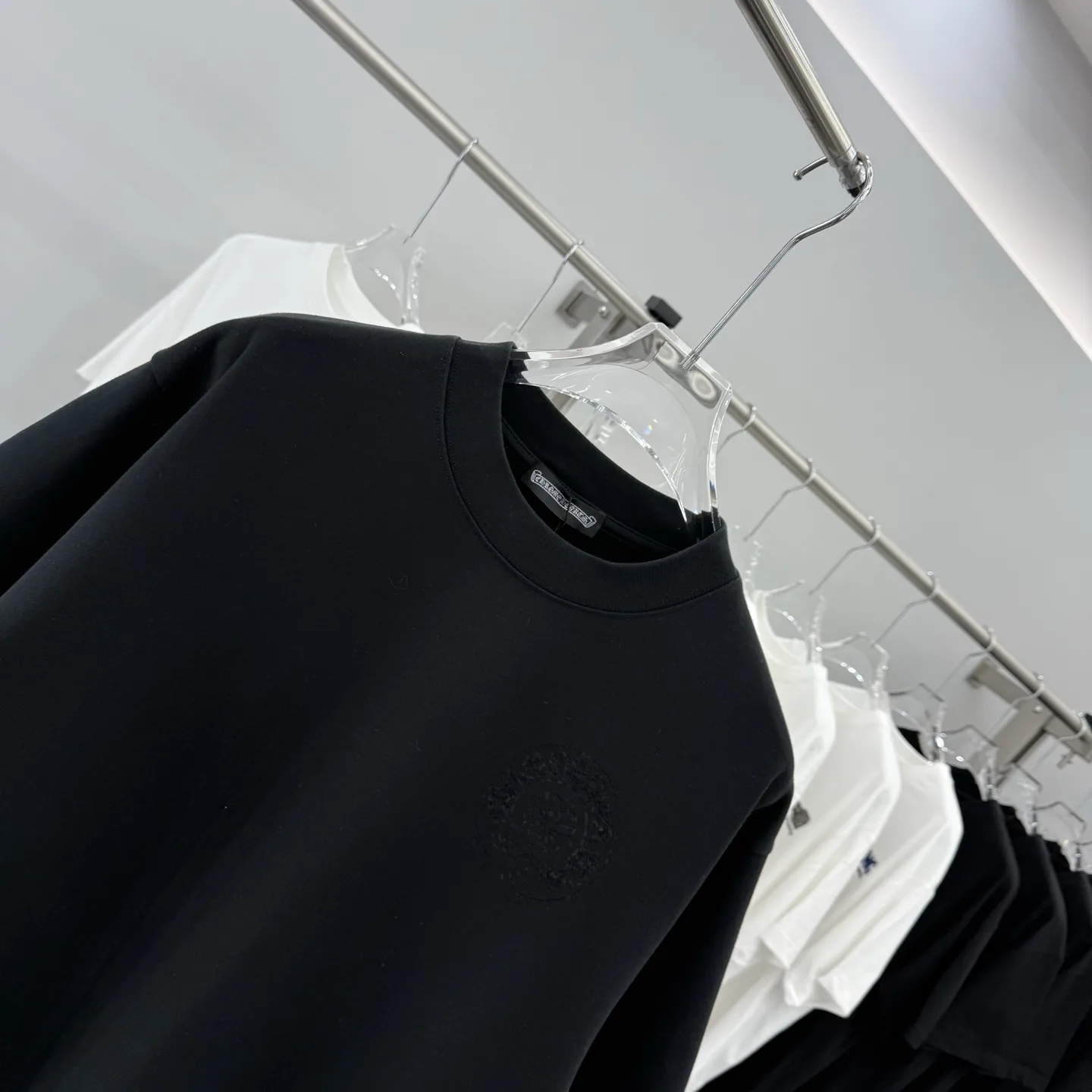 Laser-Cut Logo Crew-Neck T-Shirt D16514258 — view 3