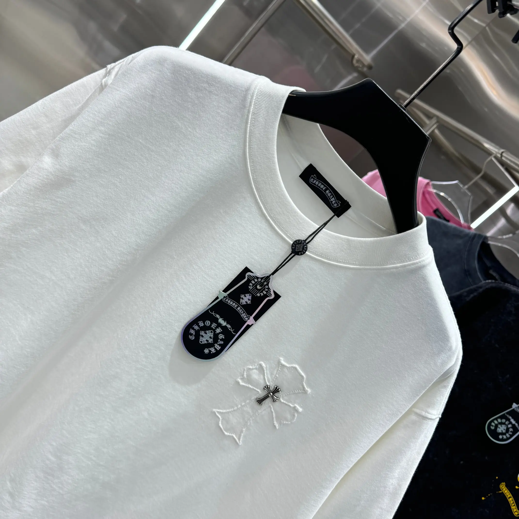 Cross Patch Embroidered Cotton T-Shirt D17014220 — view 4