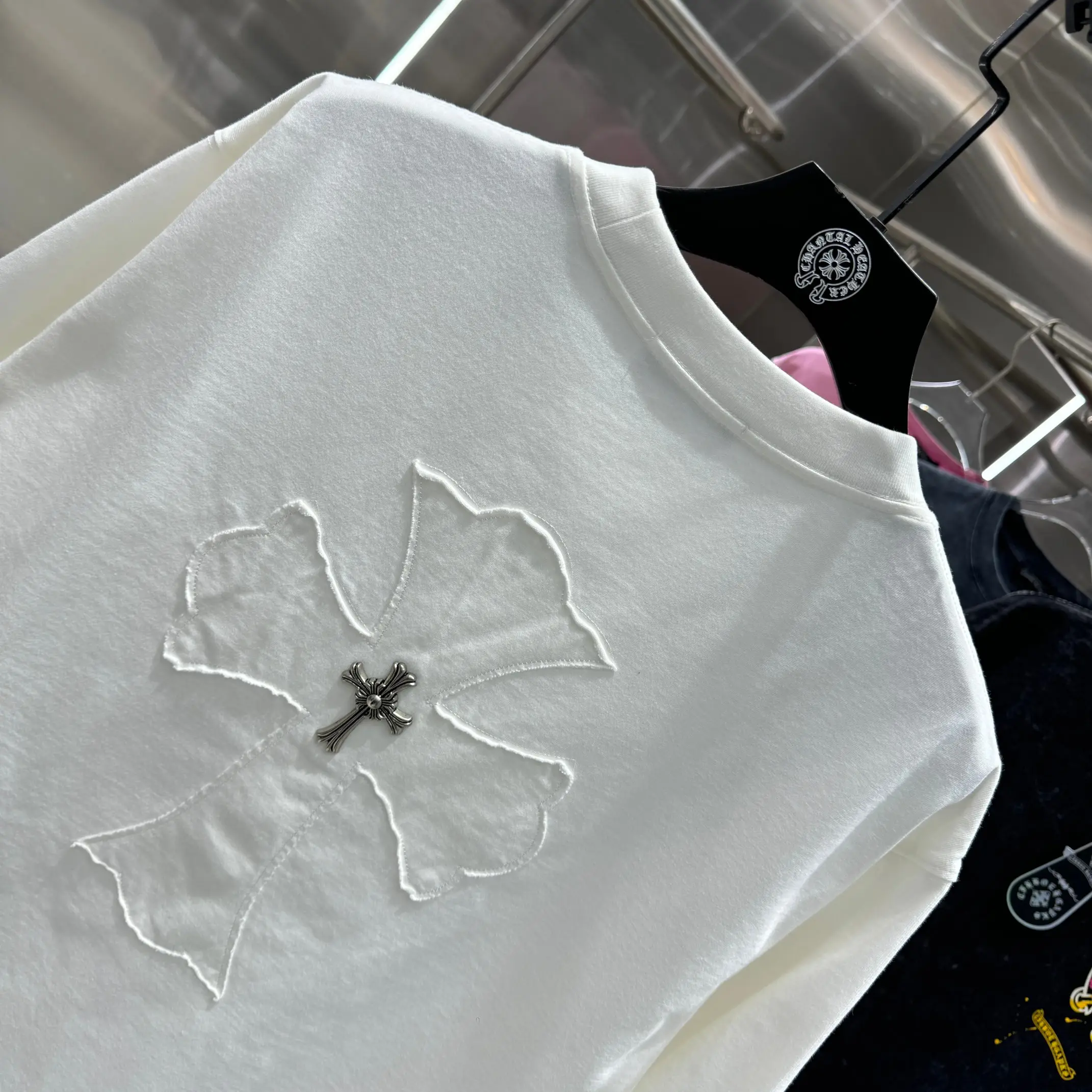 Cross Patch Embroidered Cotton T-Shirt D17014220 — view 5