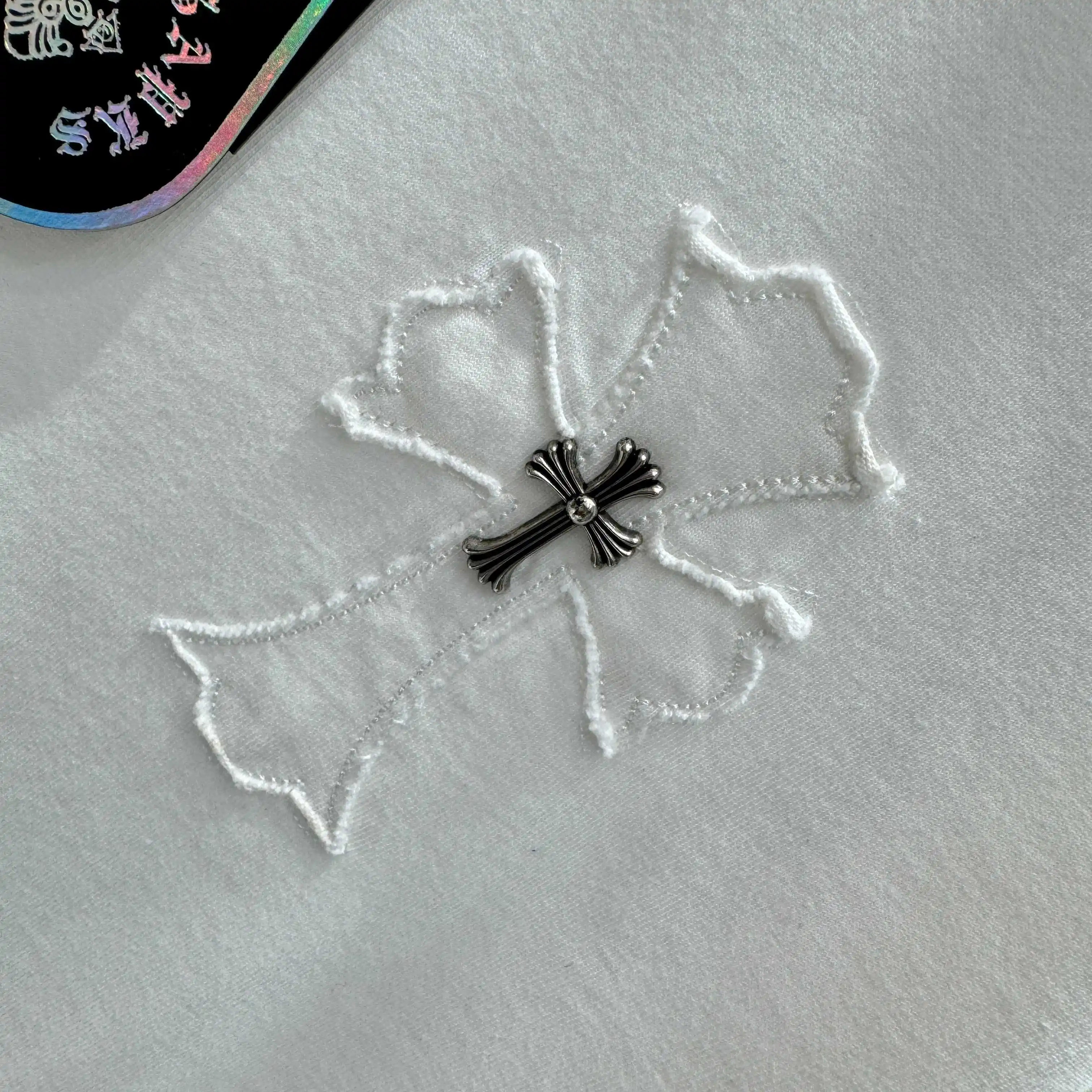 Cross Patch Embroidered Cotton T-Shirt D17014220 — view 8