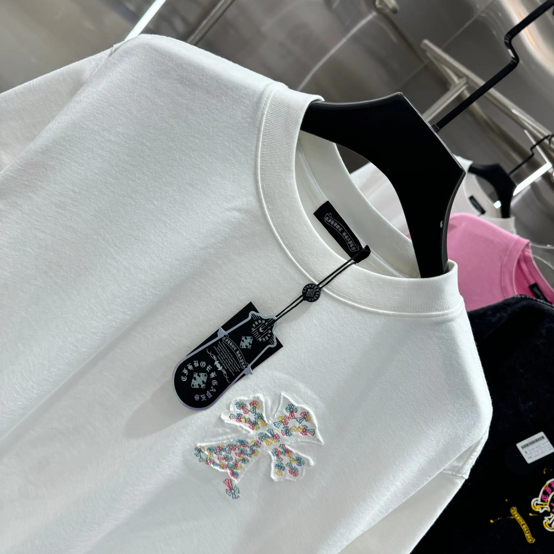 Embroidered Cross Patch Cotton T-Shirt D17014234 — view 4