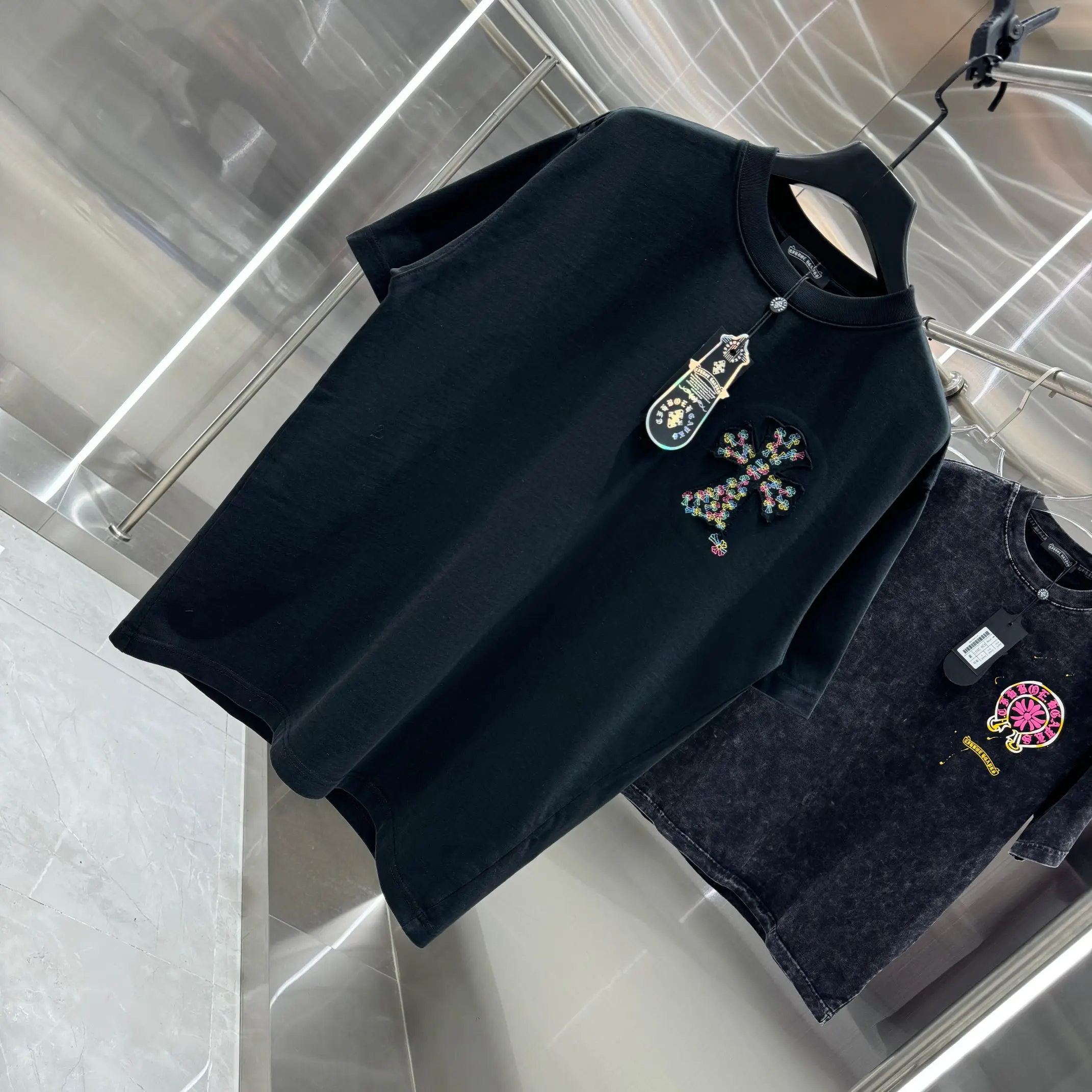 Embroidered Cross Patch Cotton T-Shirt D17014235 — view 3