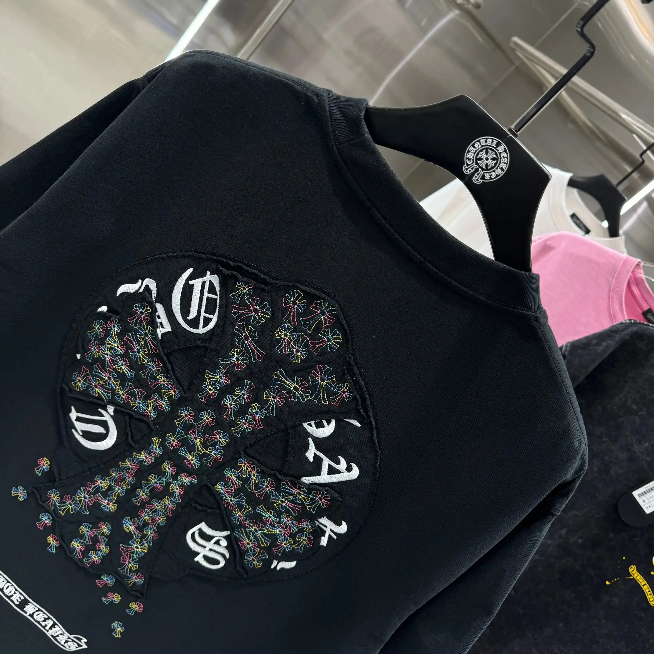 Embroidered Cross Patch Cotton T-Shirt D17014235 — view 5