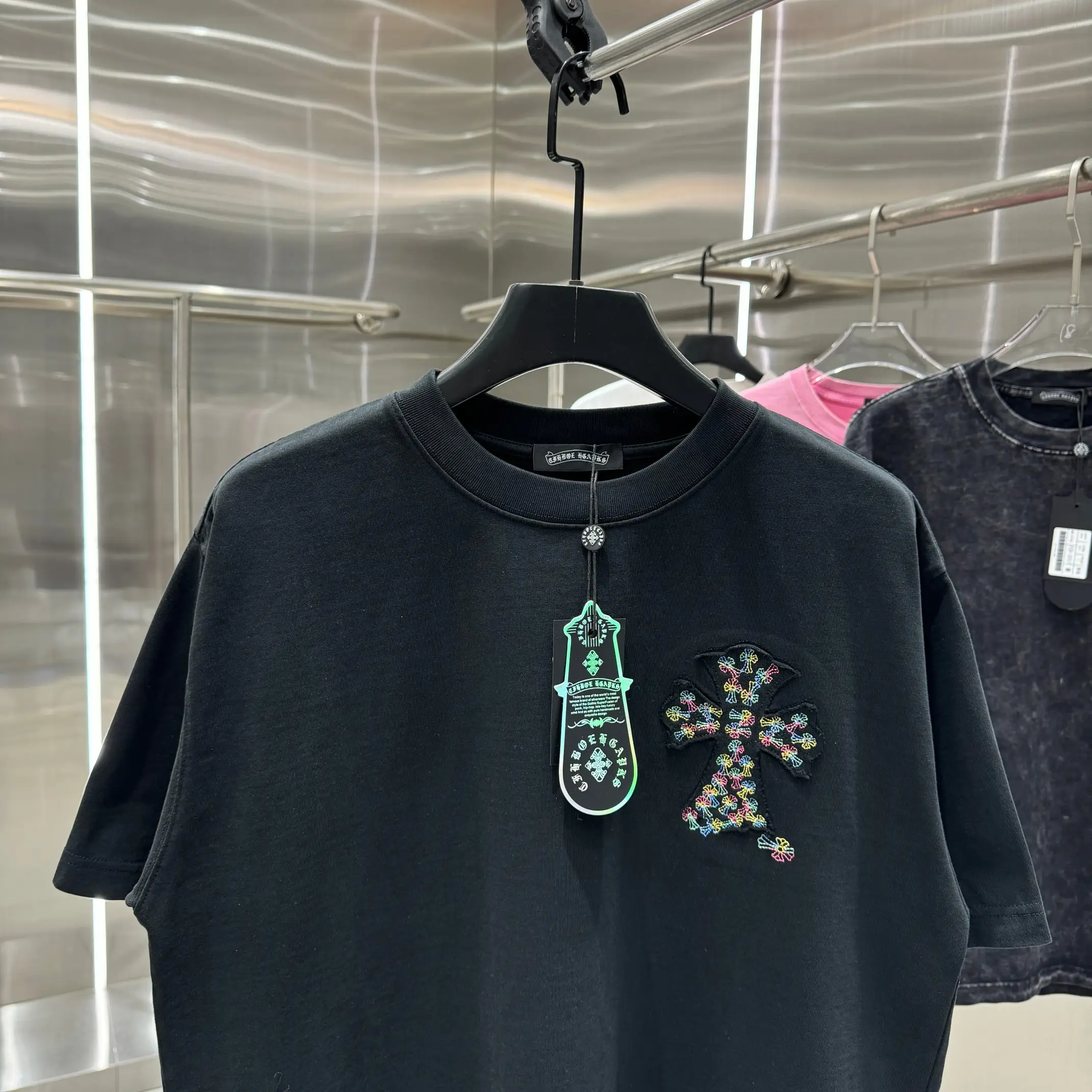 Embroidered Cross Patch Cotton T-Shirt D17014235 — view 6
