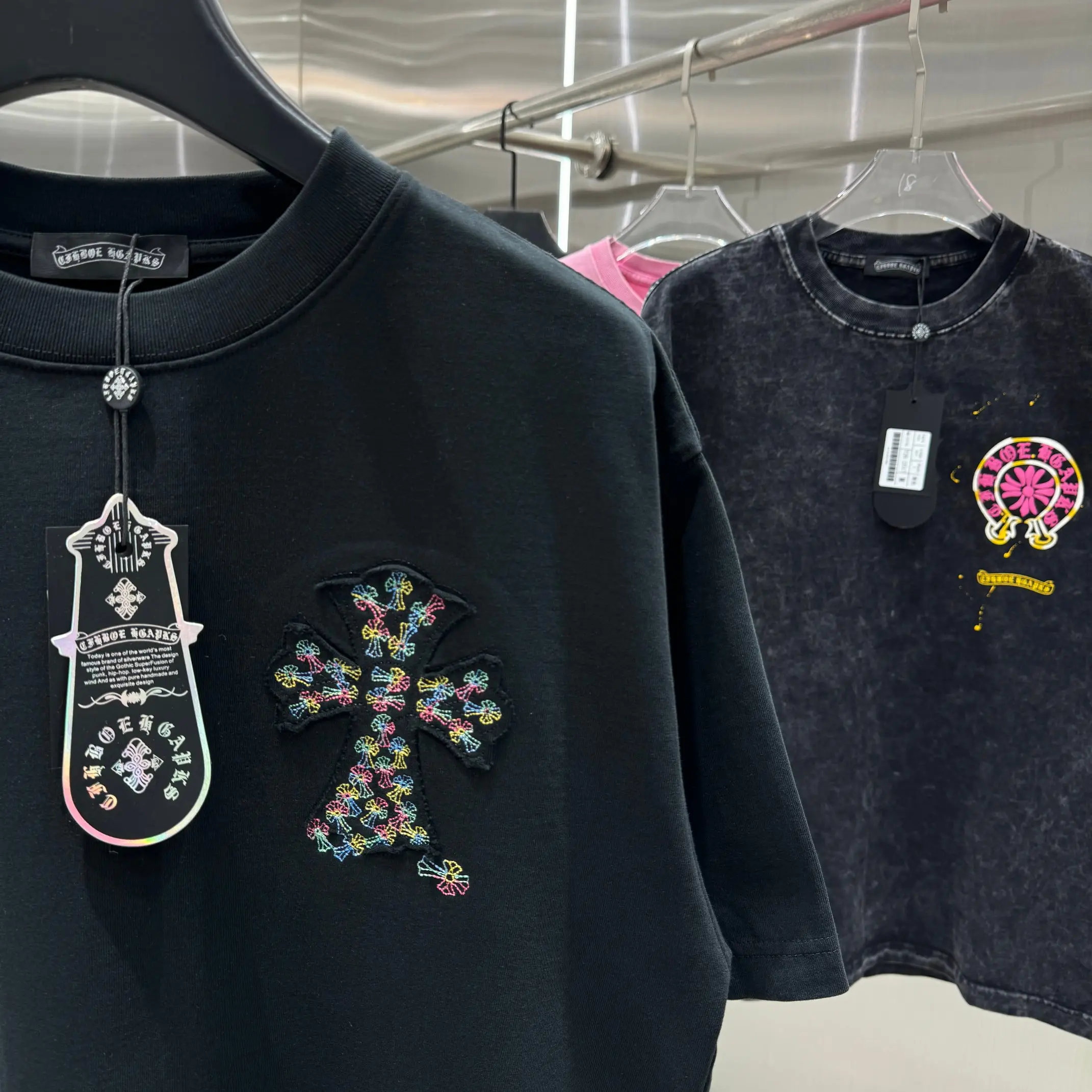 Embroidered Cross Patch Cotton T-Shirt D17014235 — view 7