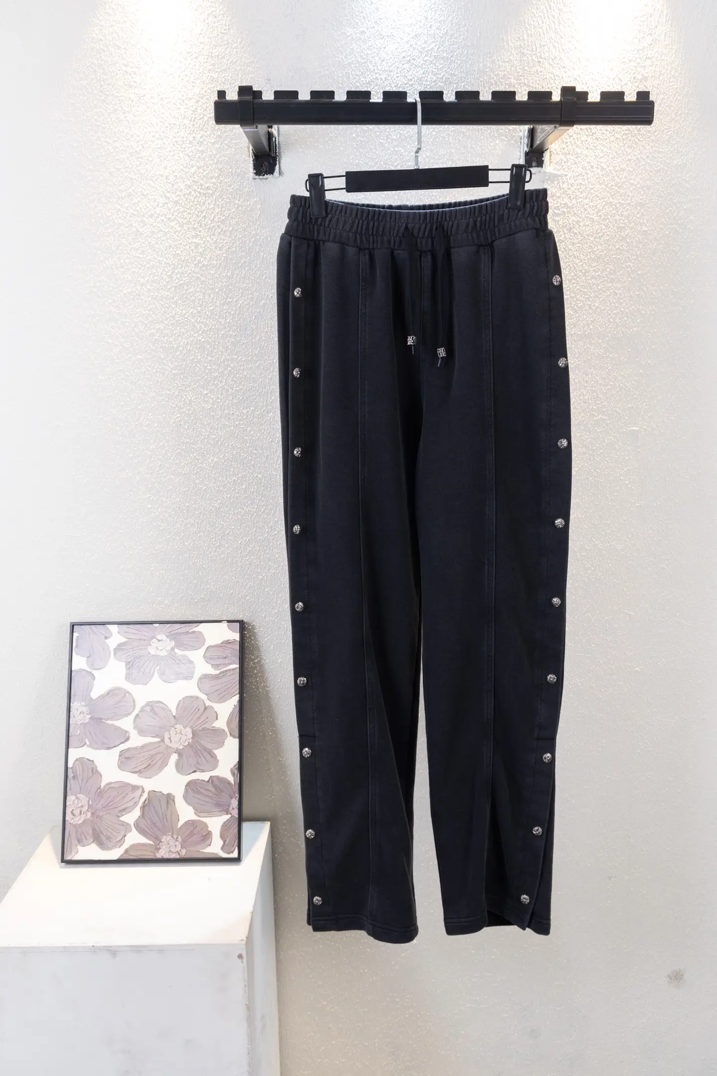 Logo-Embellished Split-Hem Sweatpants D17012652