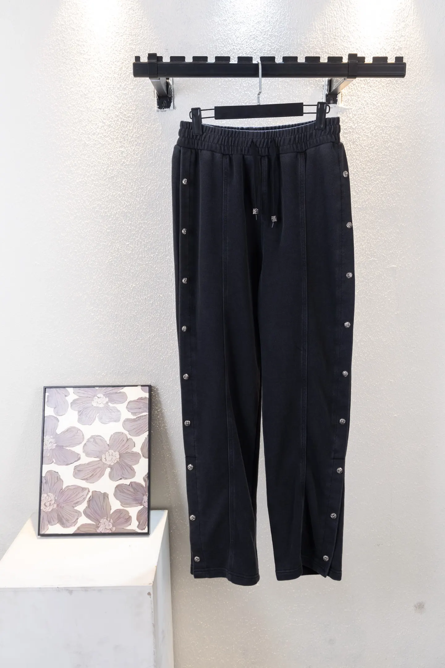 Logo-Embellished Split-Hem Sweatpants D17012652