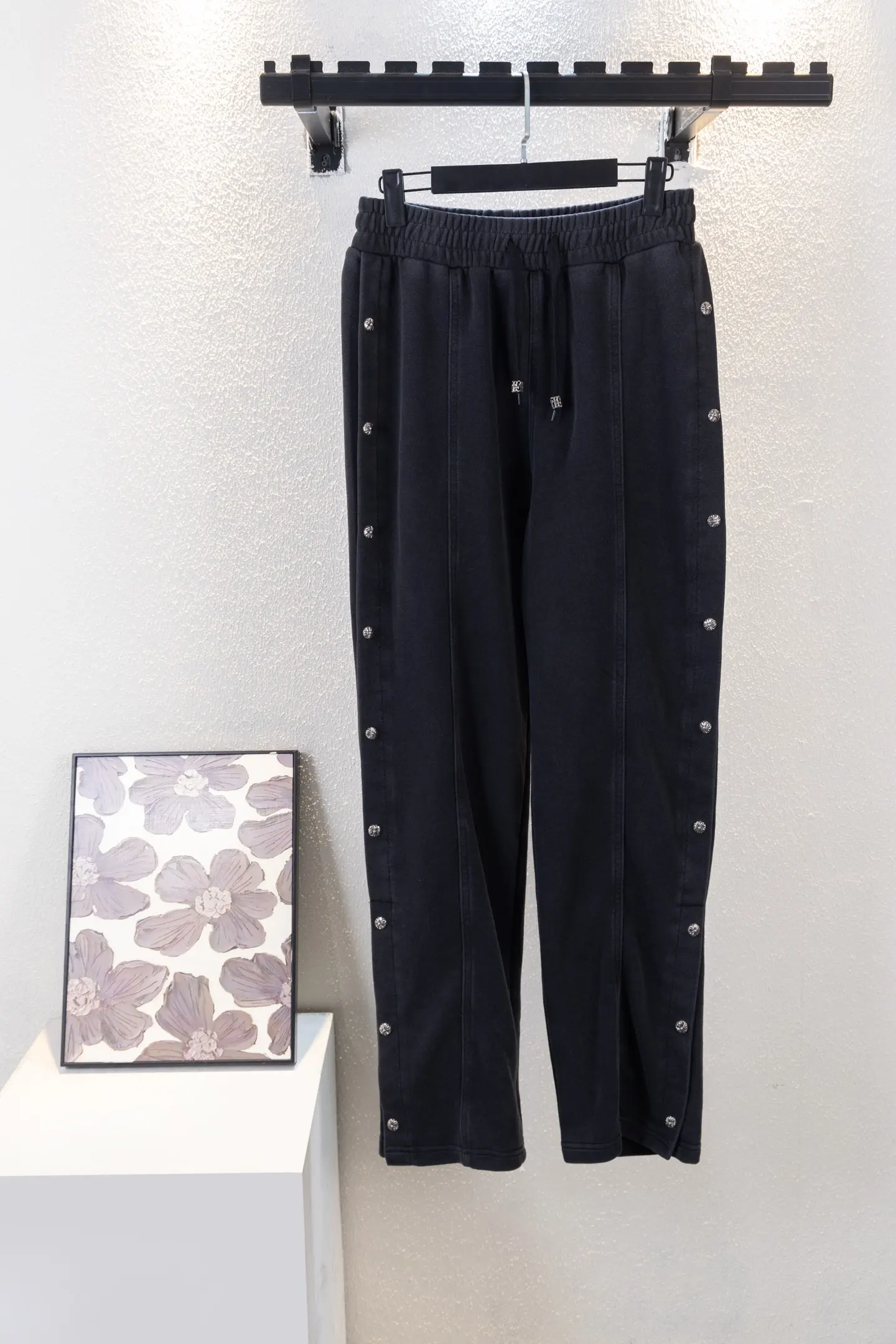 Logo-Embellished Split-Hem Sweatpants D17012652 — view 2