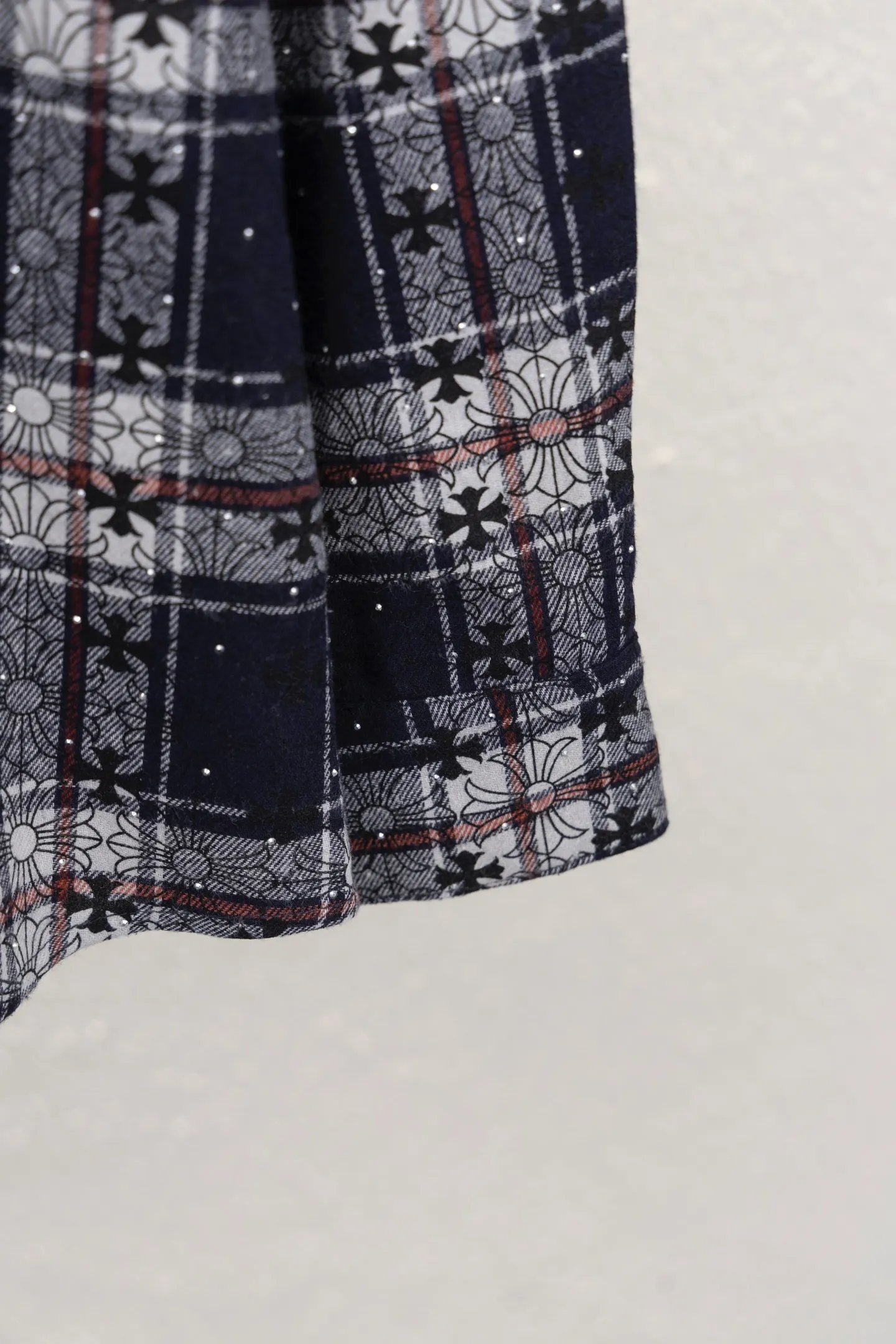Leather Cross Patch Plaid Flannel Shirt D17012651 — view 9