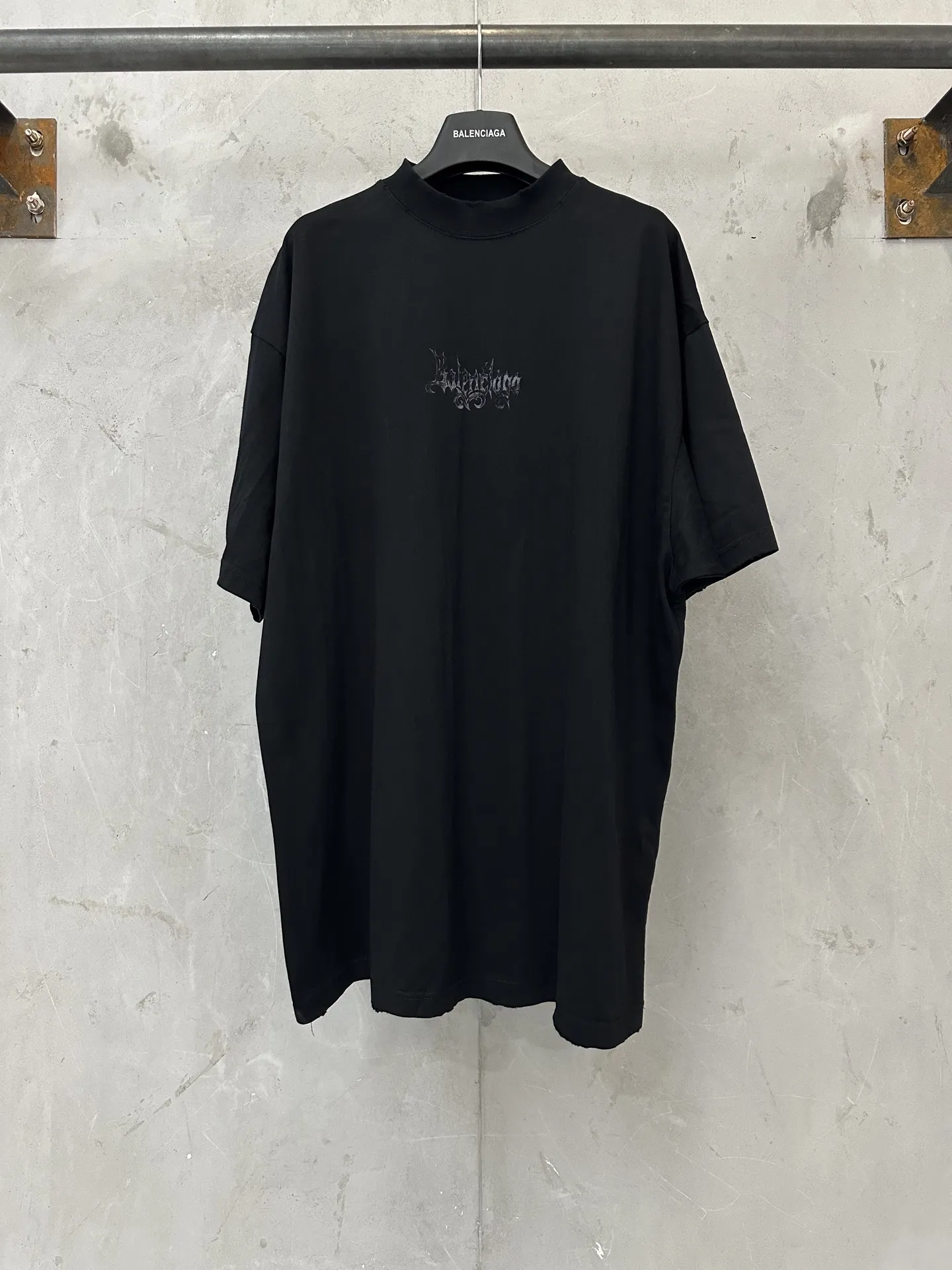 Gothic Logo Oversized Cotton T-Shirt D17011962