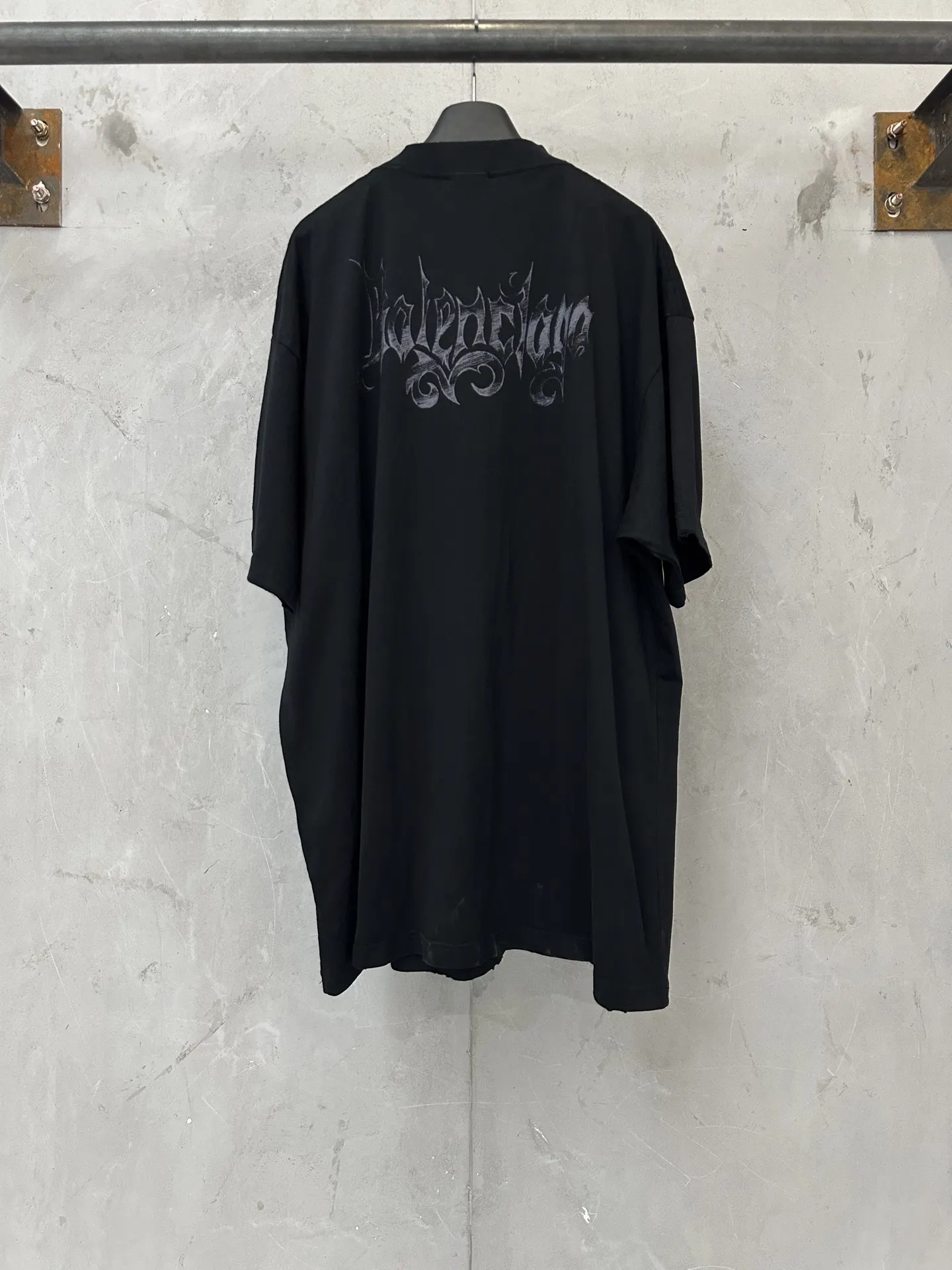 Gothic Logo Oversized Cotton T-Shirt D17011962 — view 2