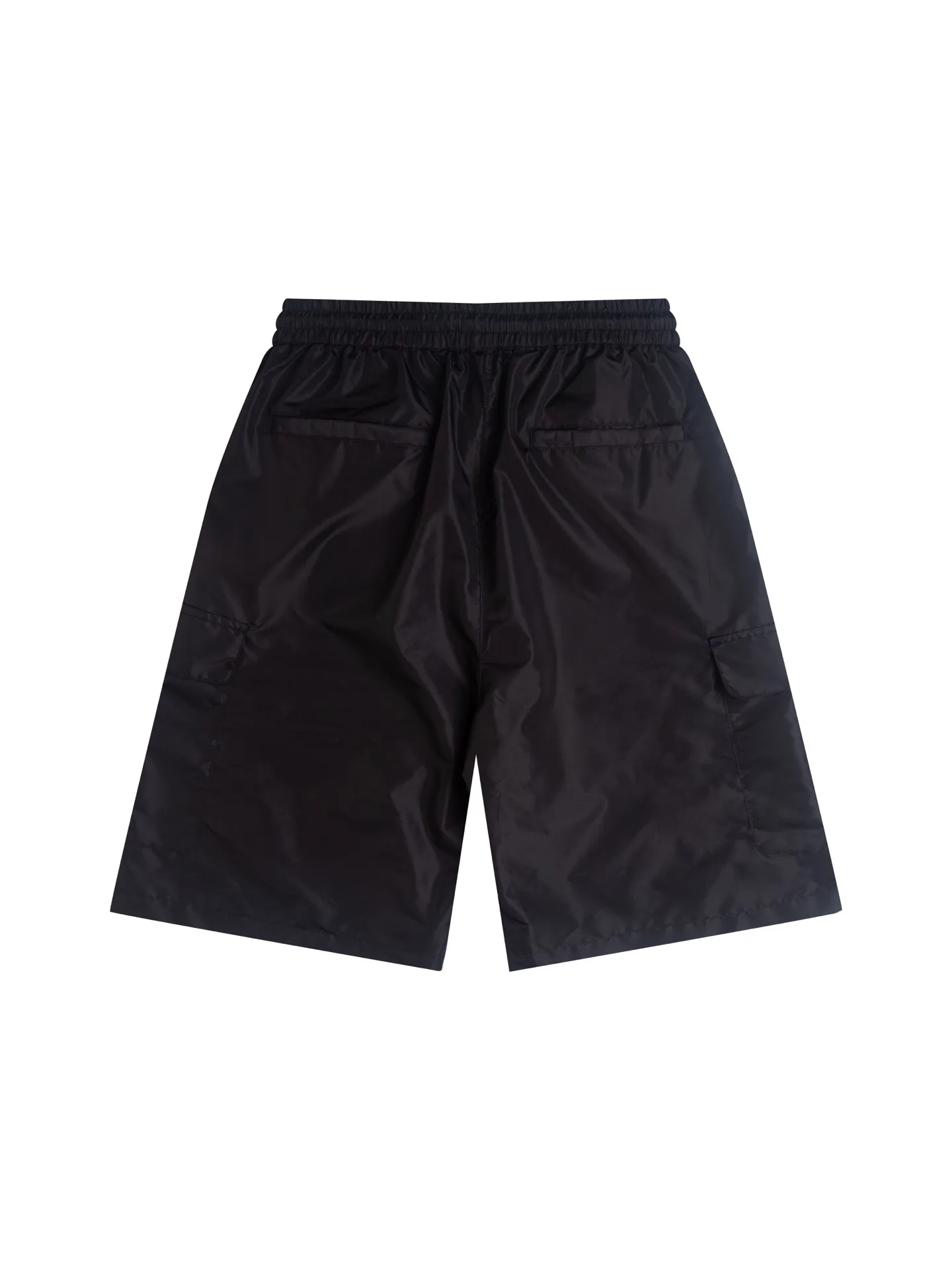 Logo-Plaque Re-Nylon Cargo Shorts D17016222 — view 2