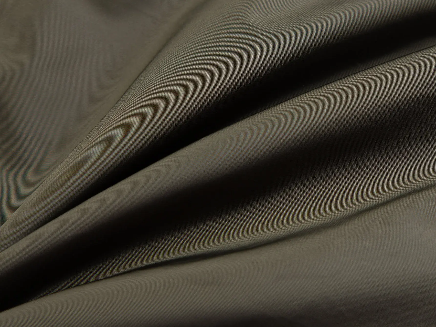 Logo-Appliquéd Re-Nylon Cargo Shorts D17016221 — view 12