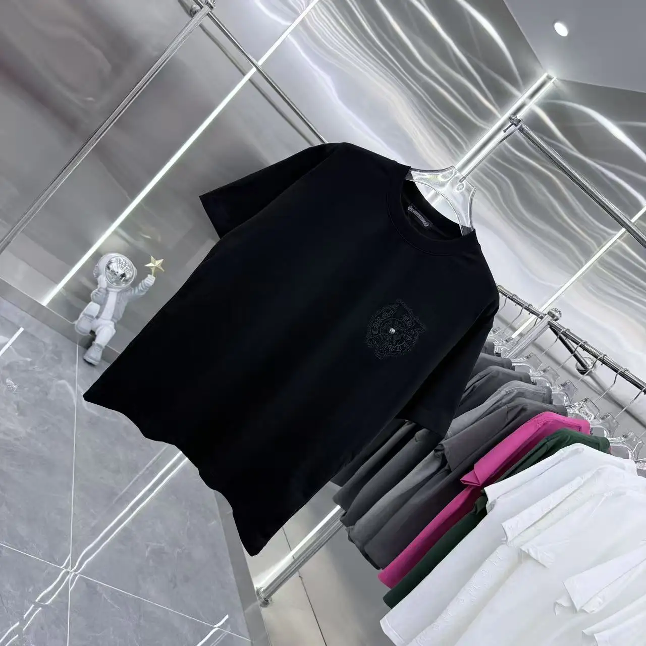 Horseshoe Logo Embellished T-Shirt D17514305 — view 2