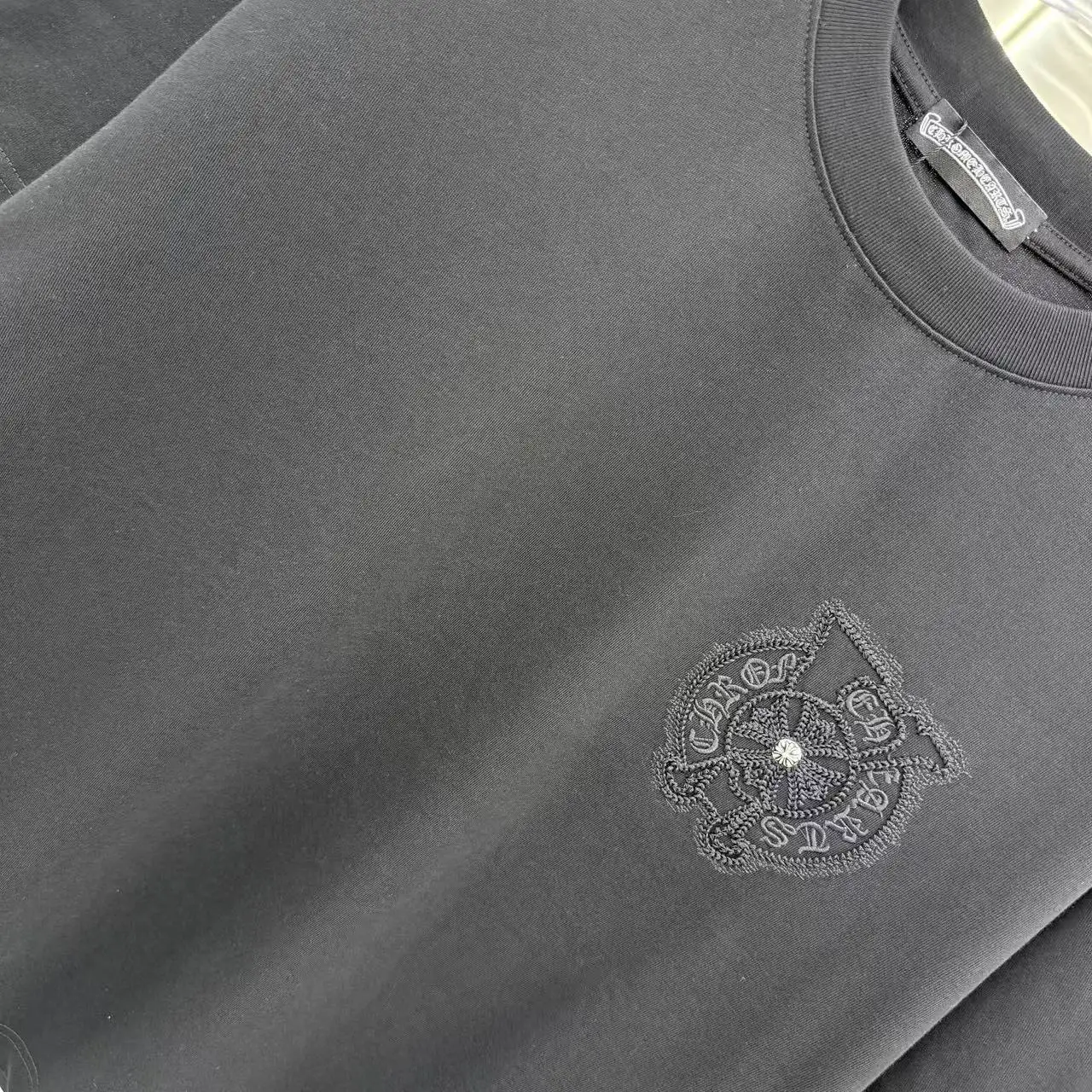 Horseshoe Logo Embellished T-Shirt D17514305 — view 5