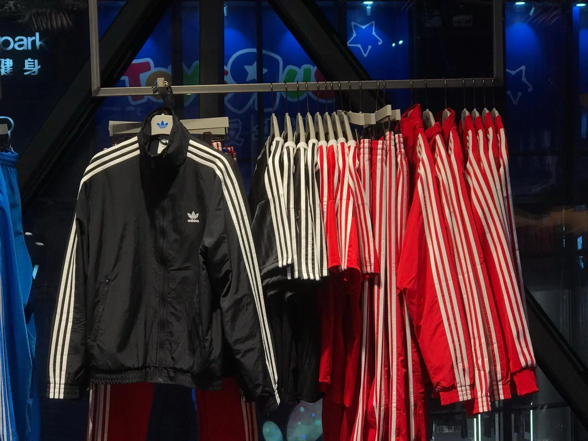 Adicolor Classics 3-Stripes Track Jacket D17514408 — view 7