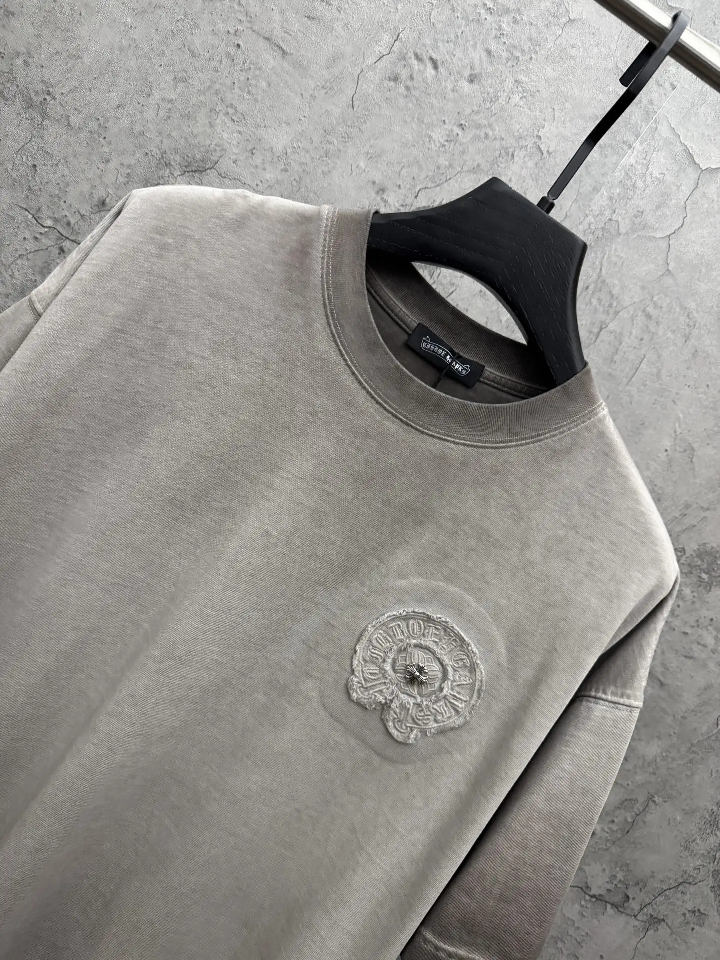 Embroidered Washed Cotton T-Shirt D17514367 — view 3