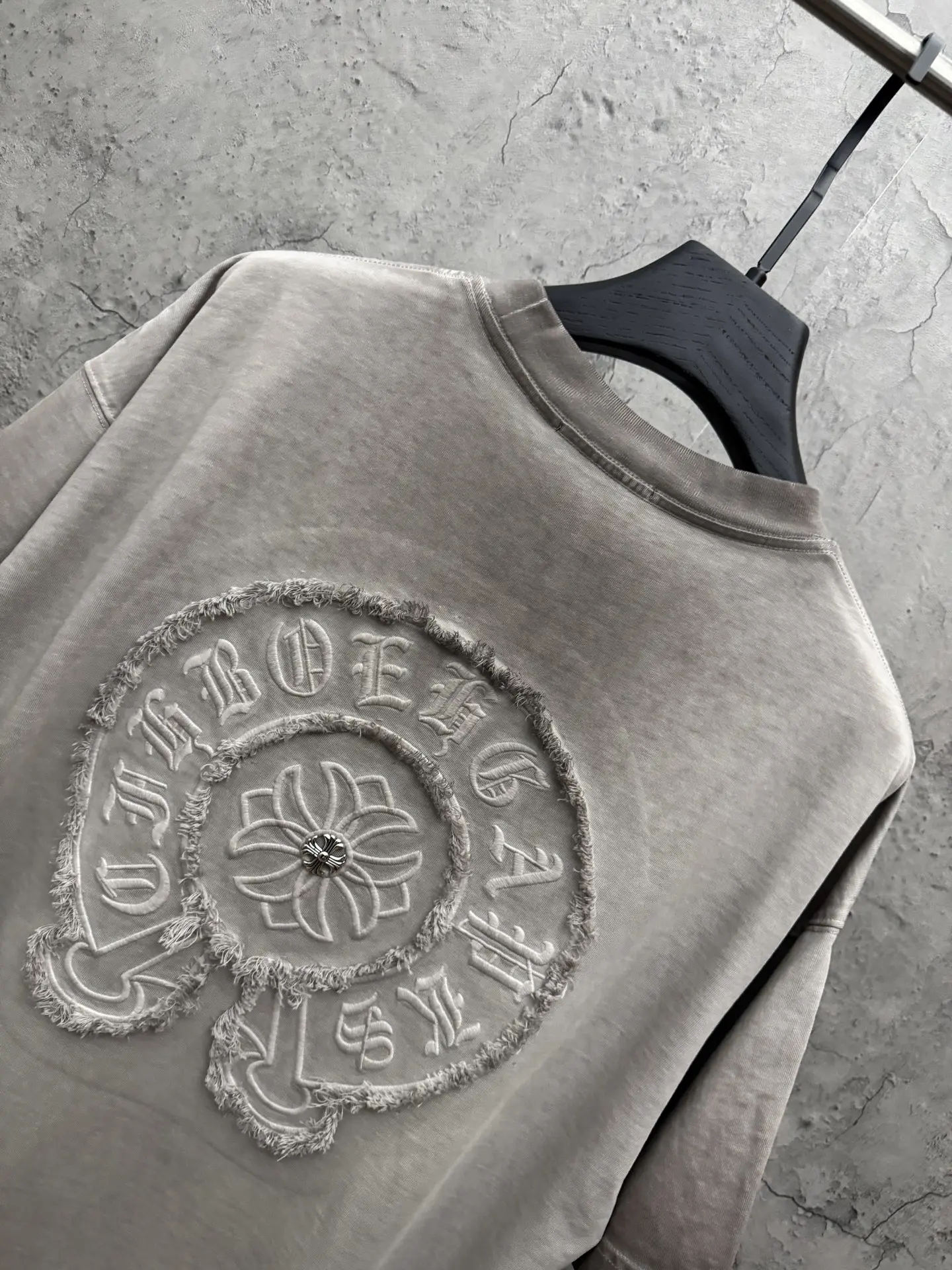 Embroidered Washed Cotton T-Shirt D17514367 — view 4