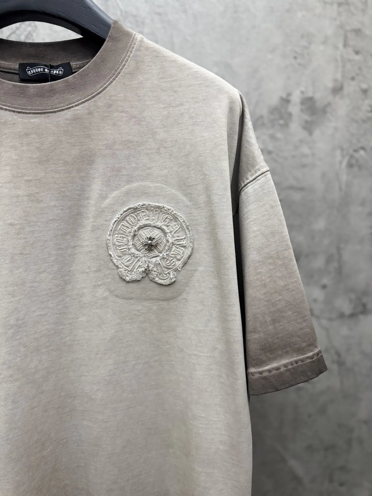 Embroidered Washed Cotton T-Shirt D17514367 — view 5