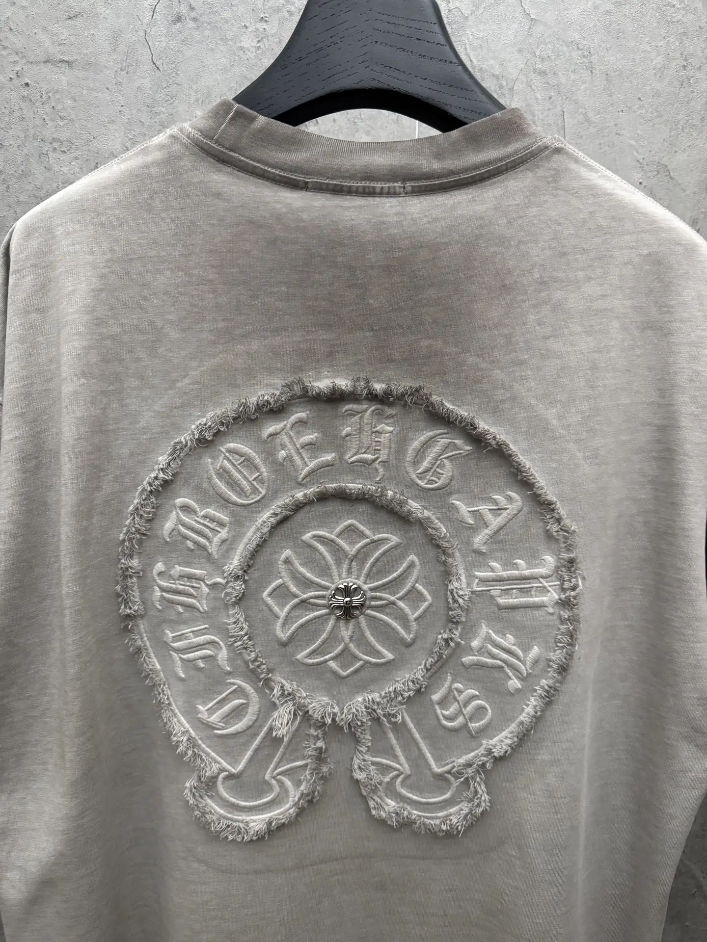 Embroidered Washed Cotton T-Shirt D17514367 — view 7