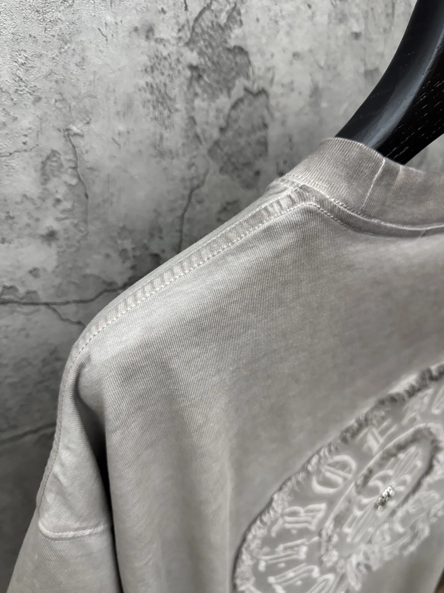 Embroidered Washed Cotton T-Shirt D17514367 — view 9