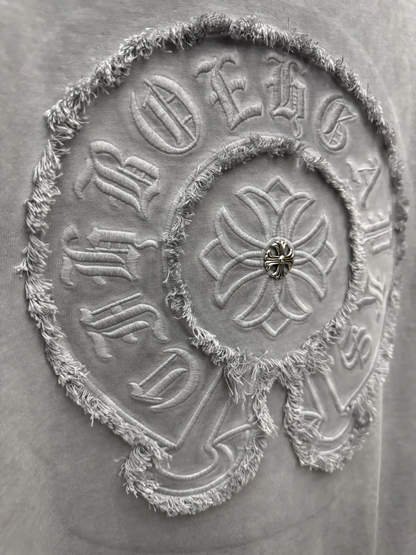 Embroidered Washed Cotton T-Shirt D17514369 — view 8