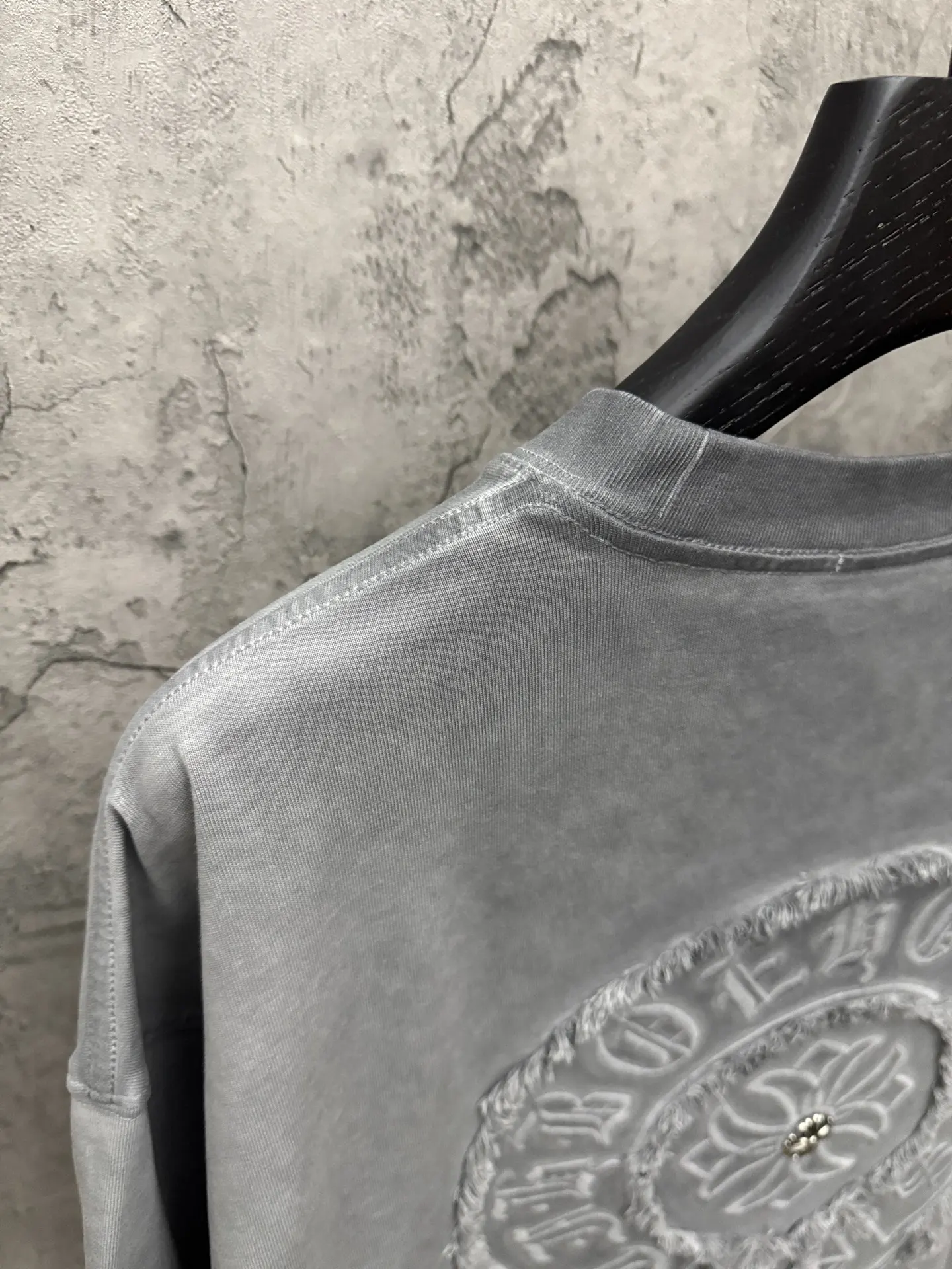 Embroidered Washed Cotton T-Shirt D17514369 — view 9