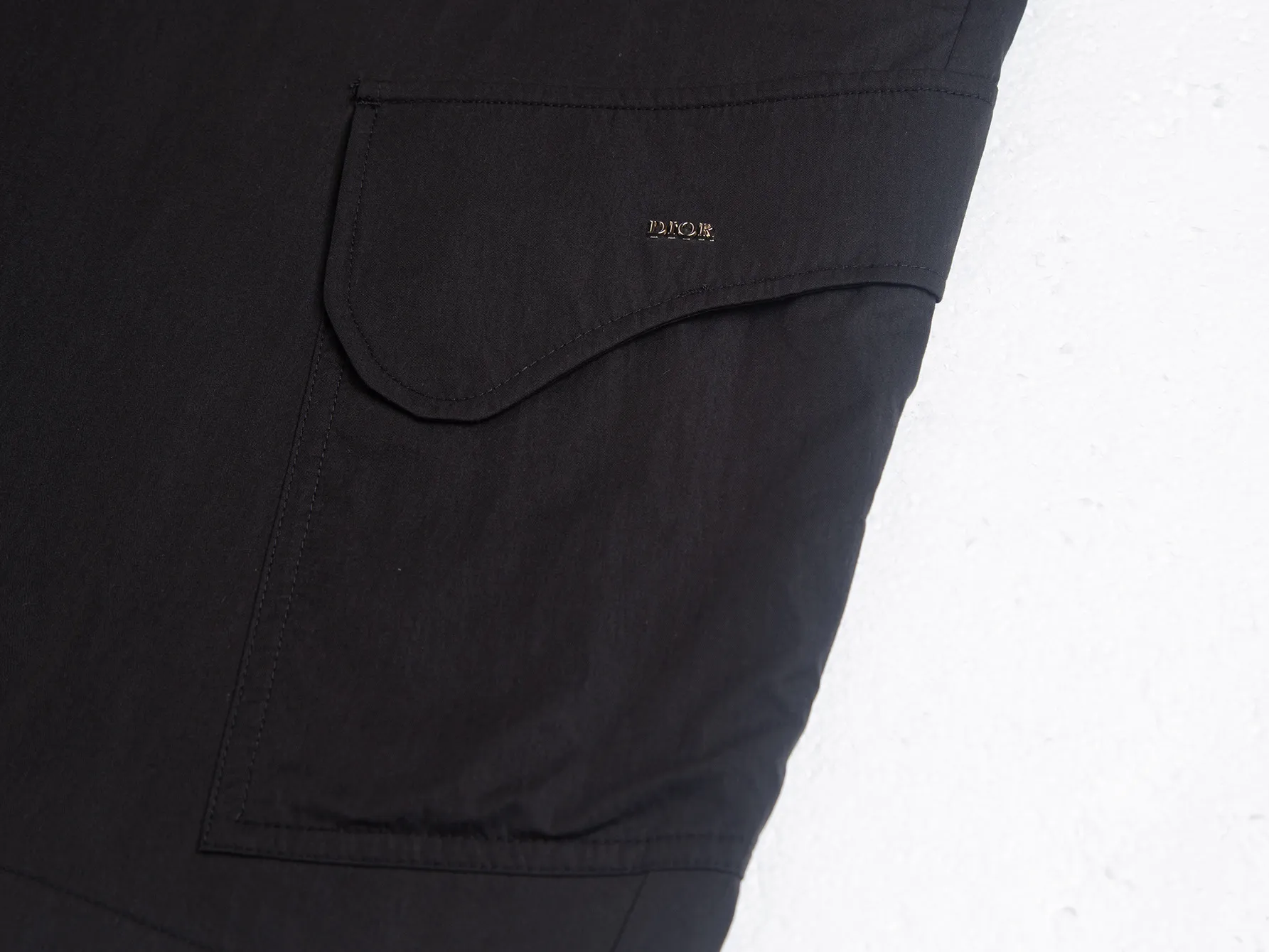 Logo-Embellished Cotton Cargo Shorts D17516290 — view 4