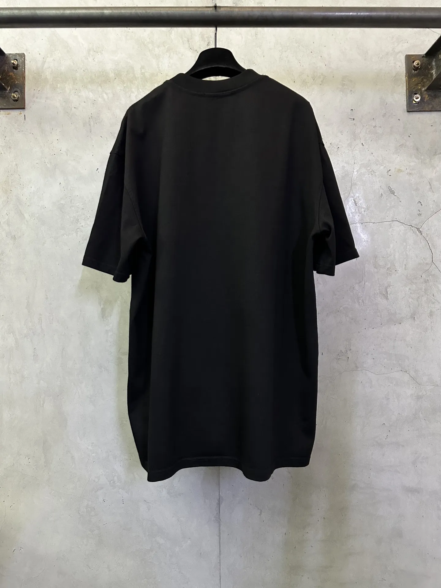 Cursive Logo Flocked Cotton T-Shirt D17511970 — view 2