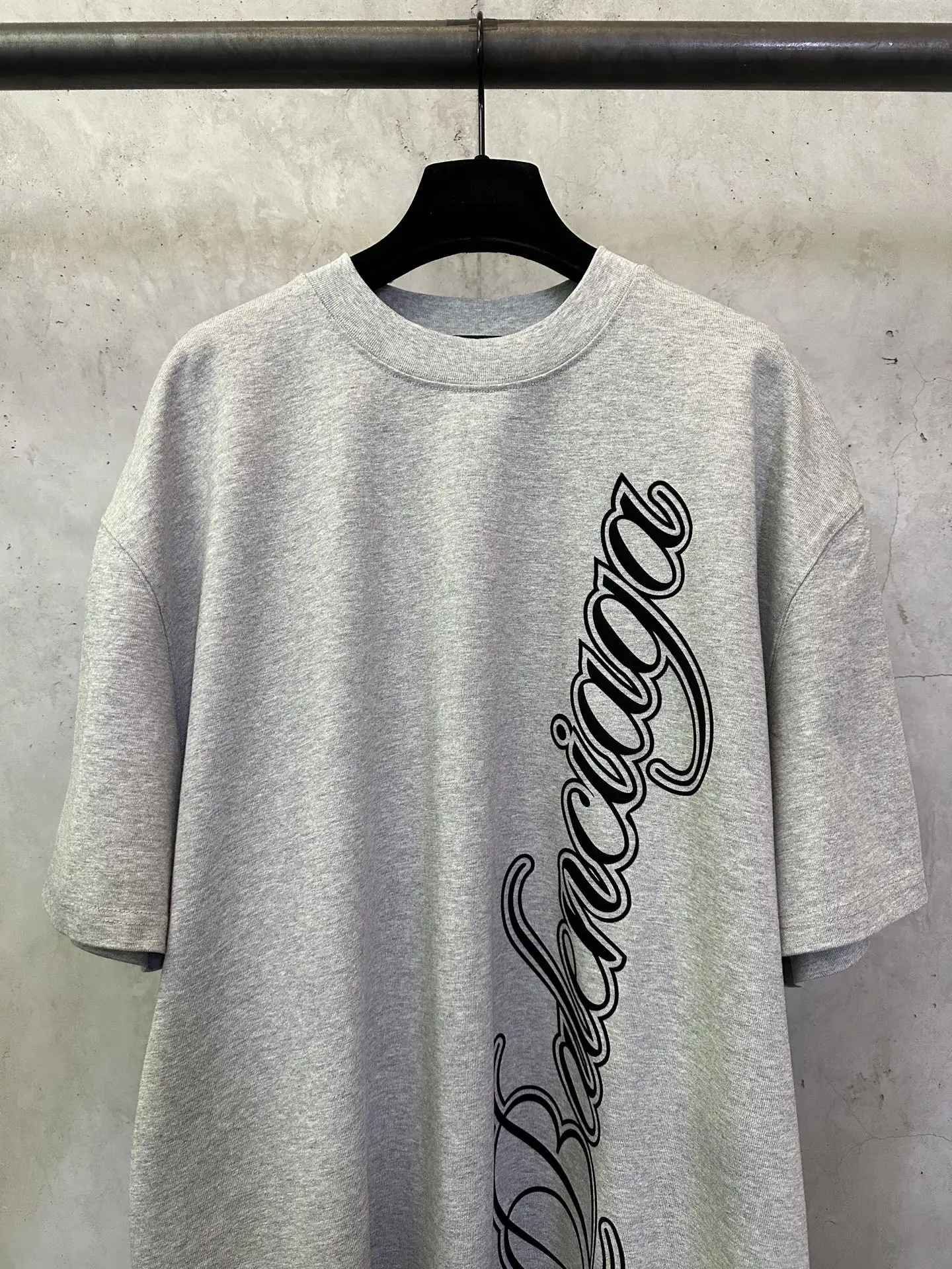Cursive Logo Flocked Cotton T-Shirt D17511969 — view 3