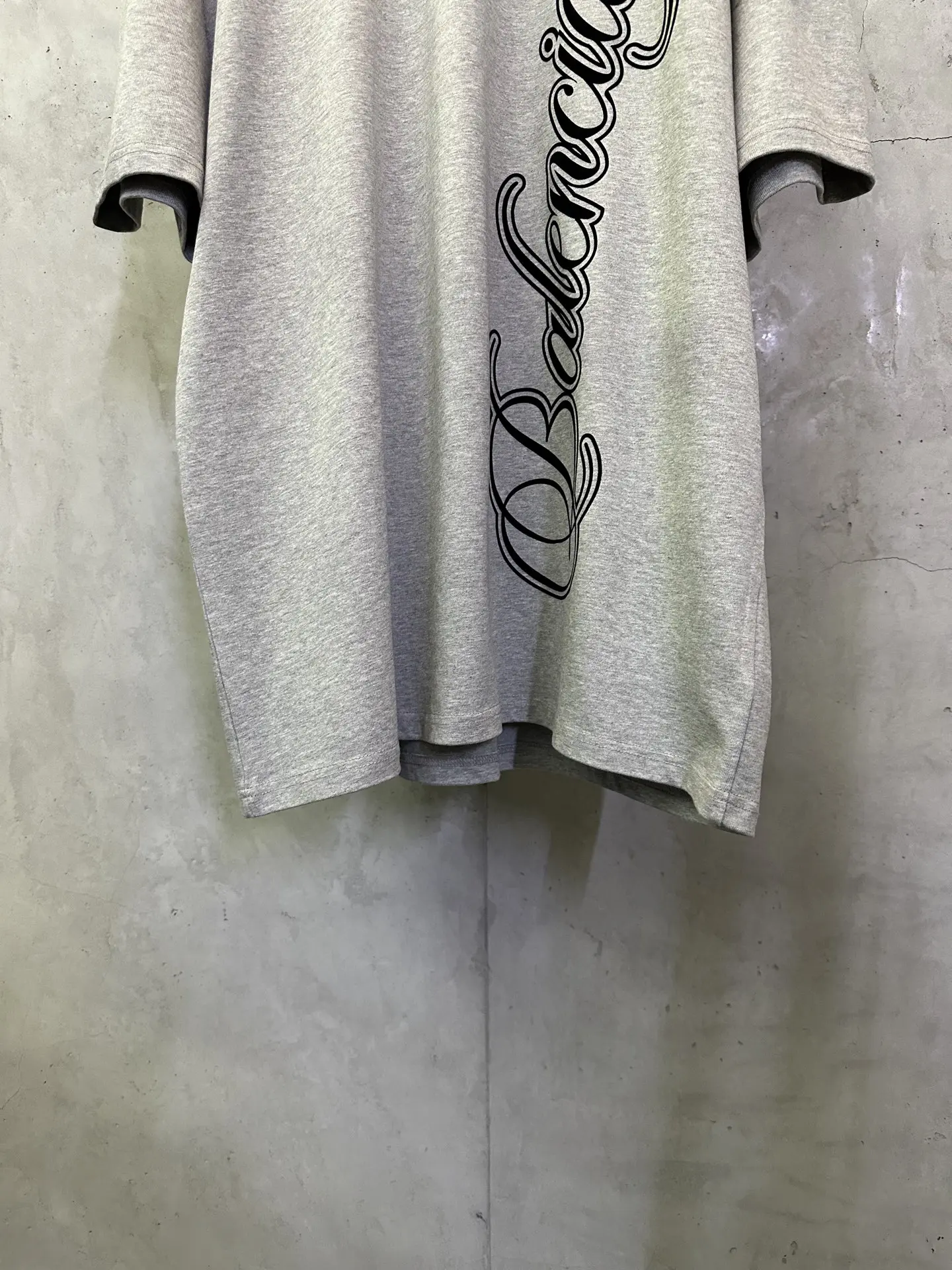Cursive Logo Flocked Cotton T-Shirt D17511969 — view 4