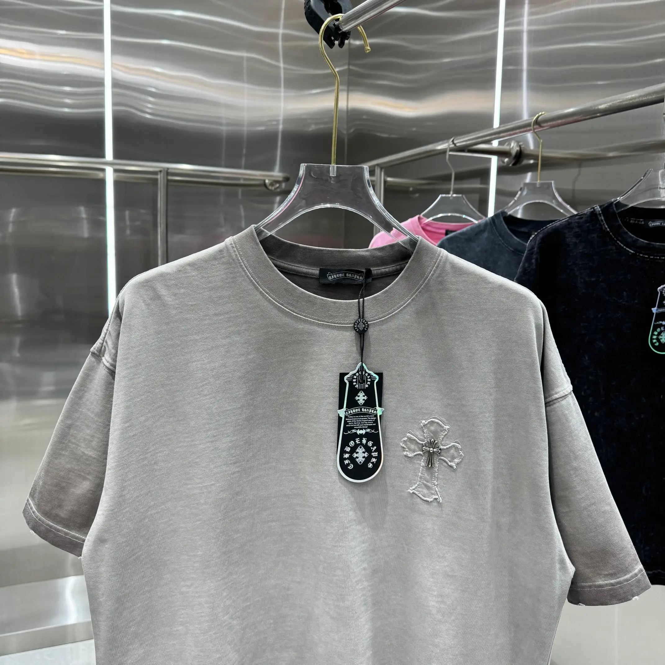 Embroidered Patch Acid-Wash T-Shirt D18014236 — view 6