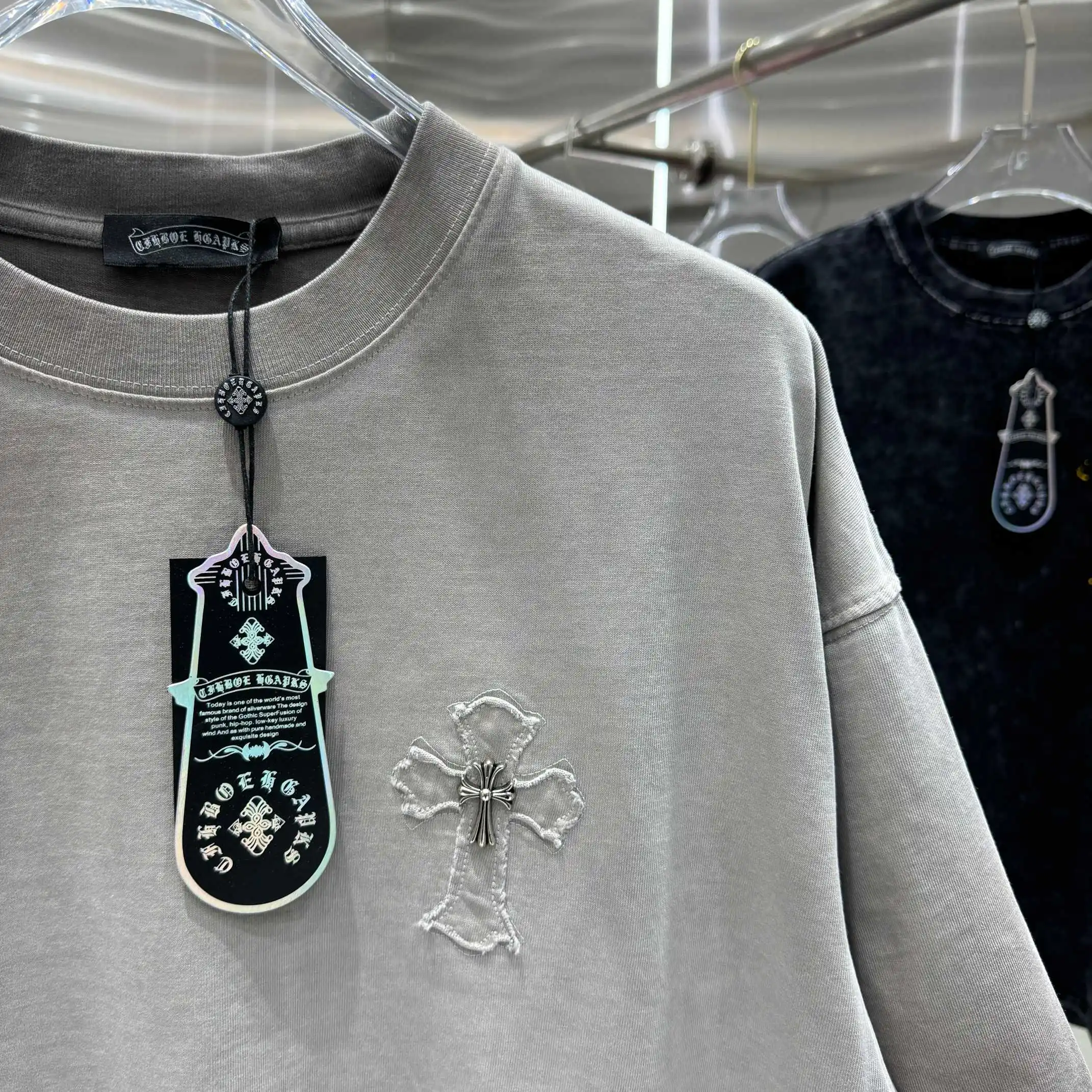 Embroidered Patch Acid-Wash T-Shirt D18014236 — view 7