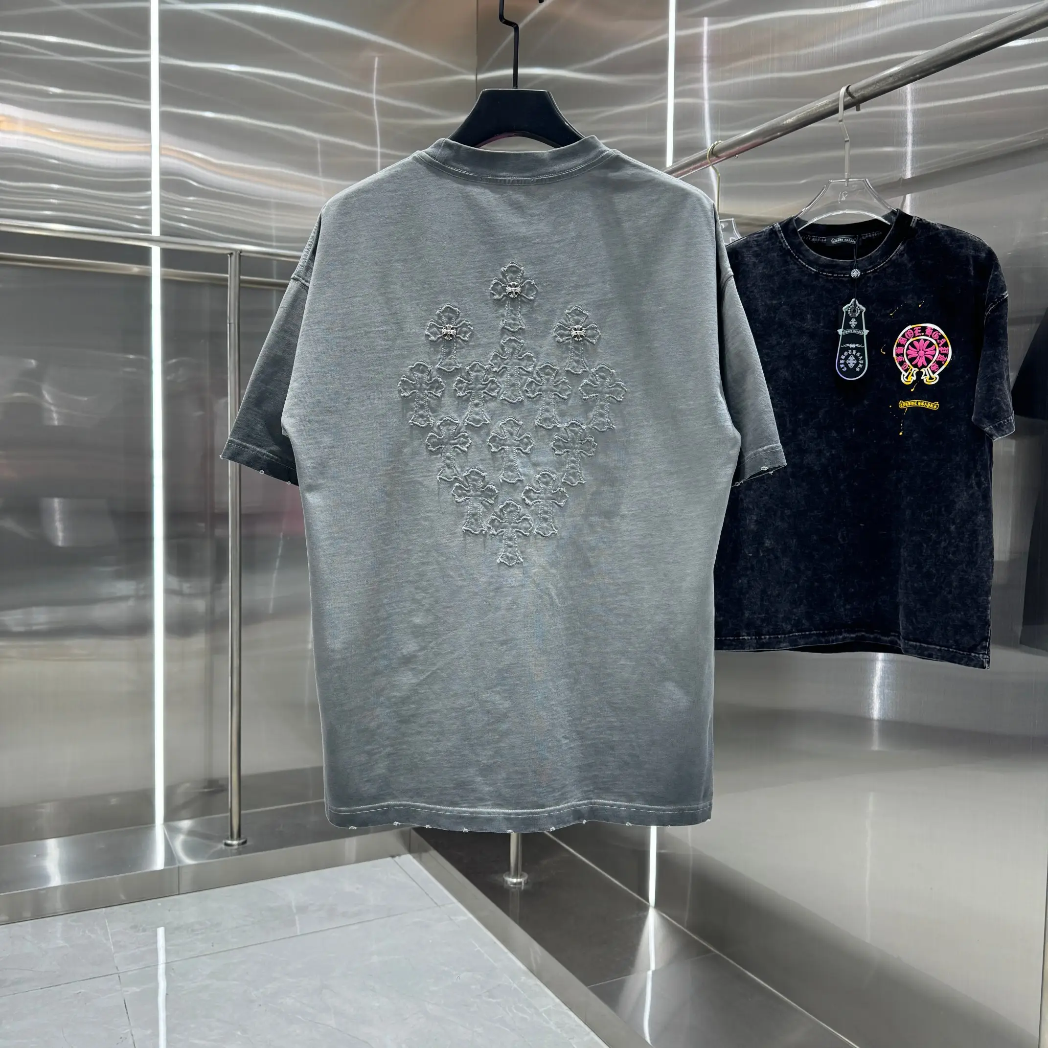 Embroidered Acid-Wash Cotton T-Shirt D18014240 — view 2