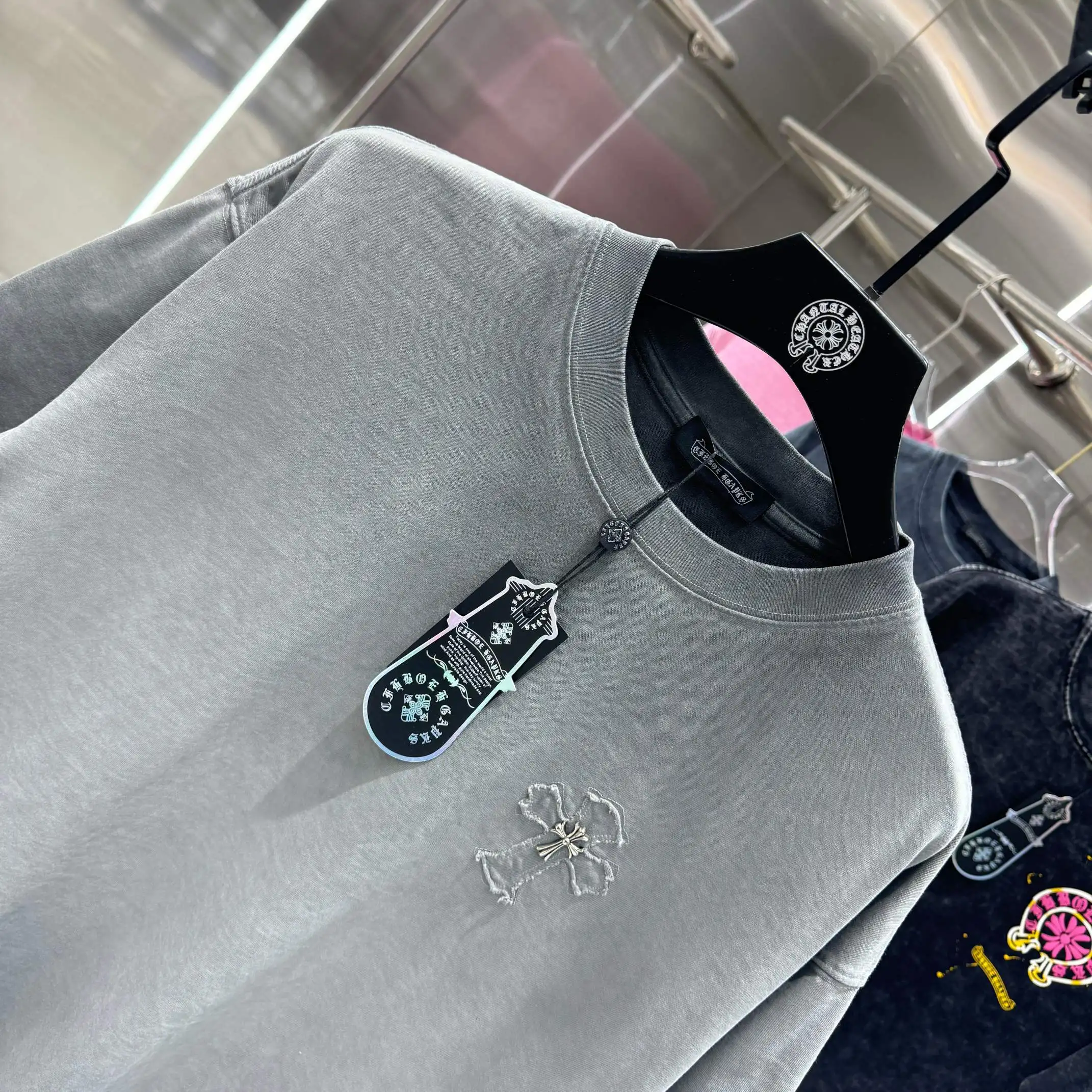 Embroidered Acid-Wash Cotton T-Shirt D18014240 — view 4