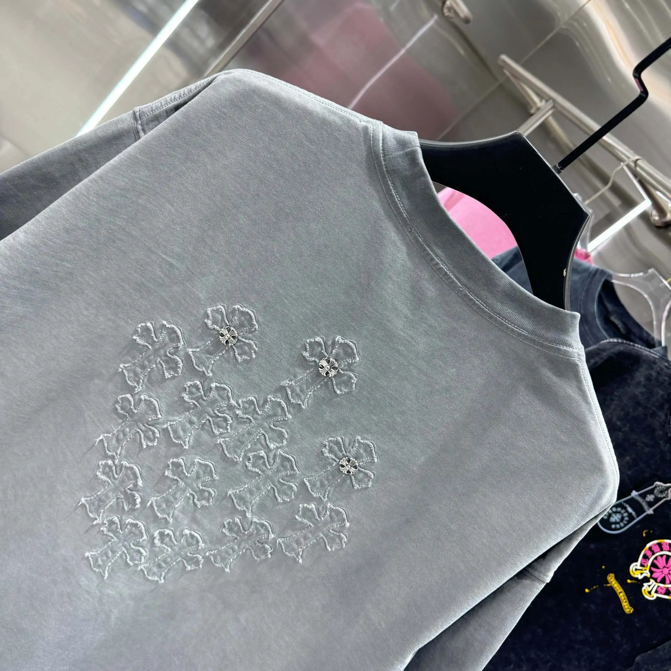 Embroidered Acid-Wash Cotton T-Shirt D18014240 — view 5