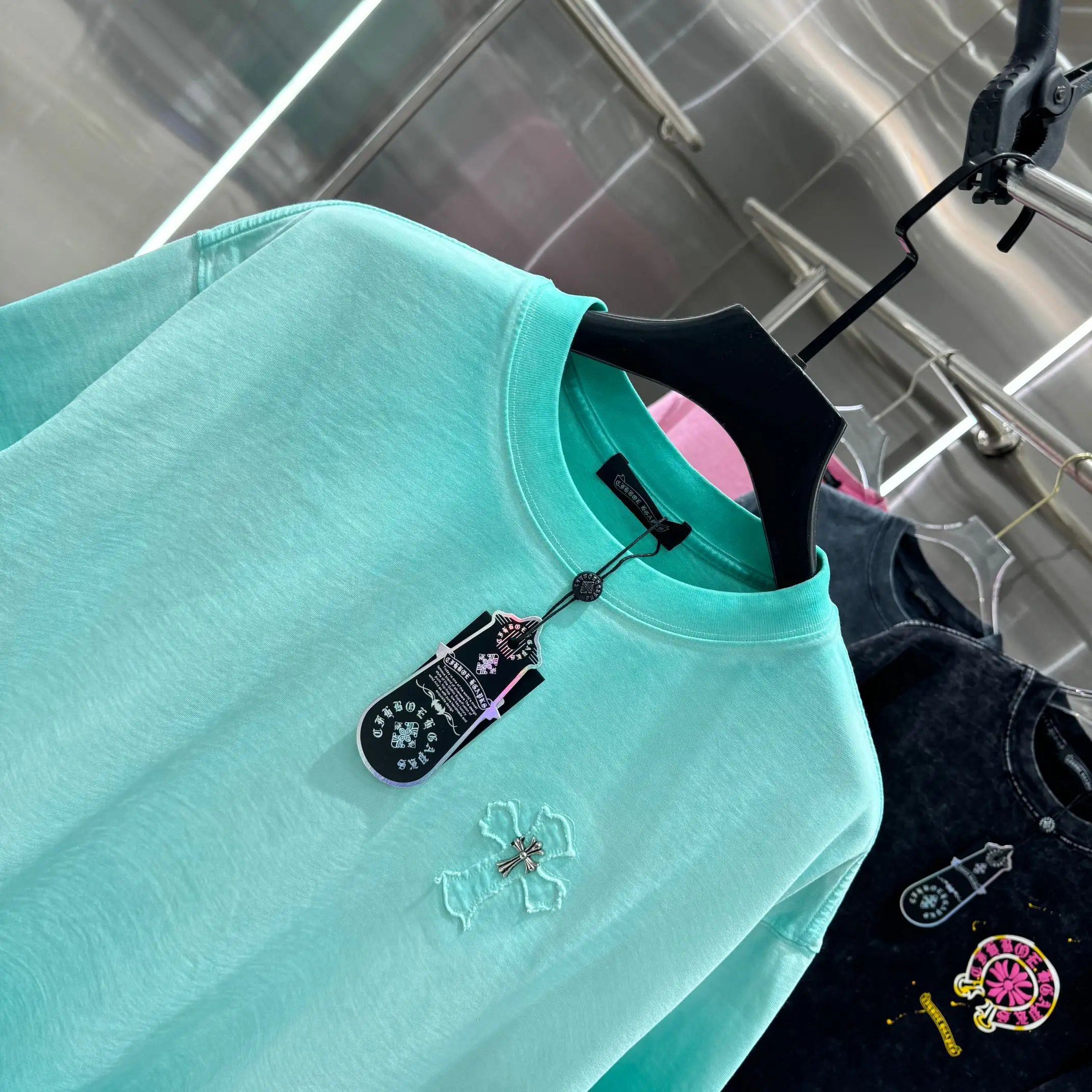 Acid-Wash Embroidered Patch T-Shirt D18014238 — view 4